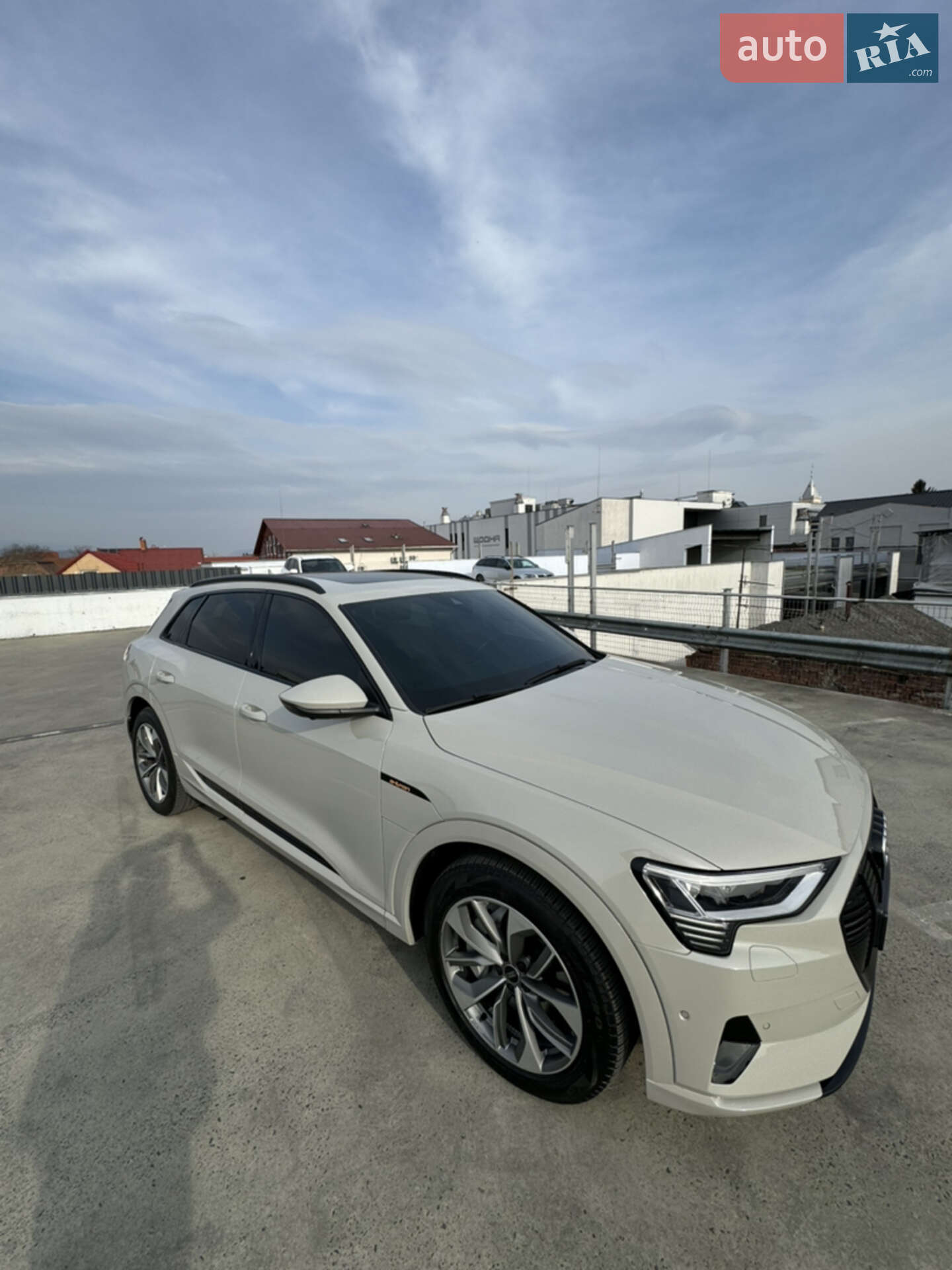 Audi e-tron 2020 VIN WA1LABGE2MB011318 фото оголошення 23 з 38