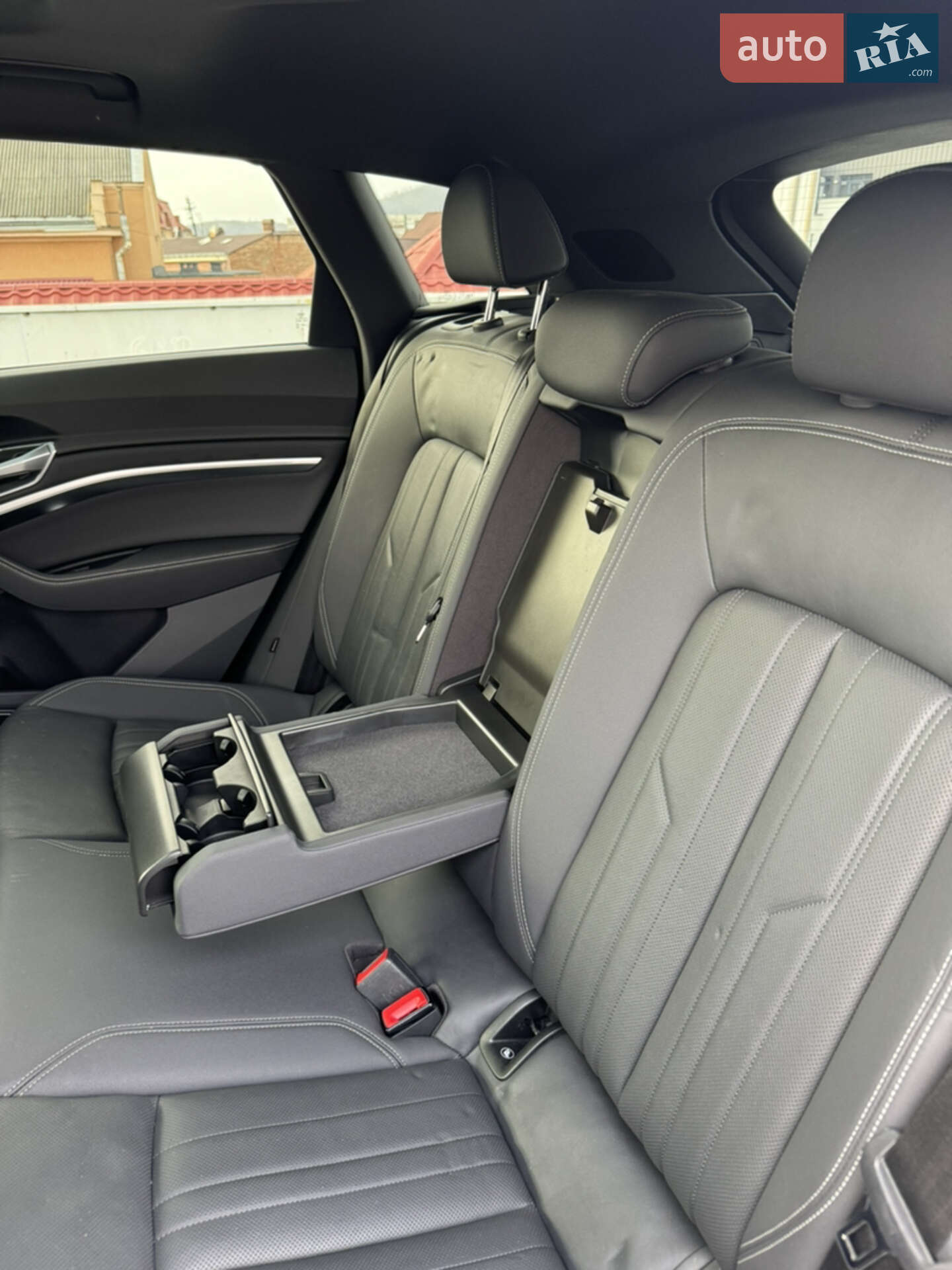 Audi e-tron 2020 VIN WA1LABGE2MB011318 фото оголошення 28 з 38