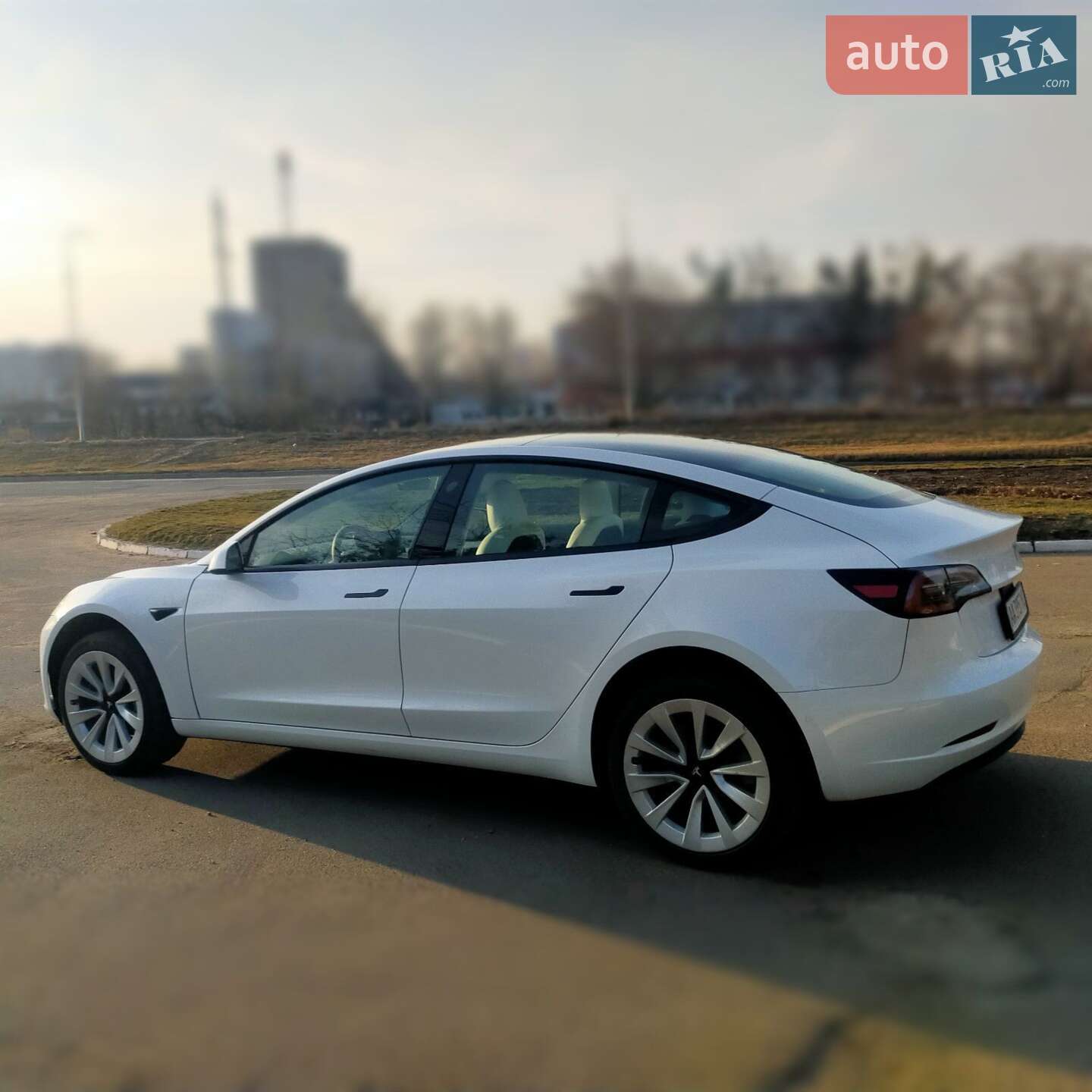 Tesla Model 3 2022 VIN 5YJ3E1EAXNF340660 фото оголошення 5 з 14
