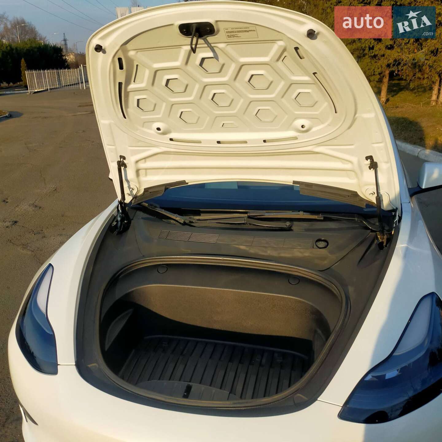 Tesla Model 3 2022 VIN 5YJ3E1EAXNF340660 фото оголошення 7 з 14