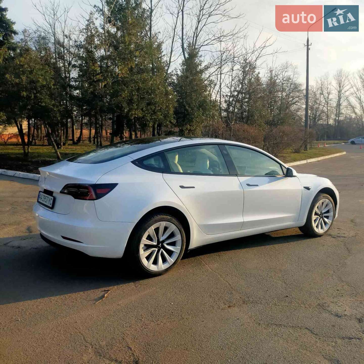 Tesla Model 3 2022 VIN 5YJ3E1EAXNF340660 фото оголошення 4 з 14