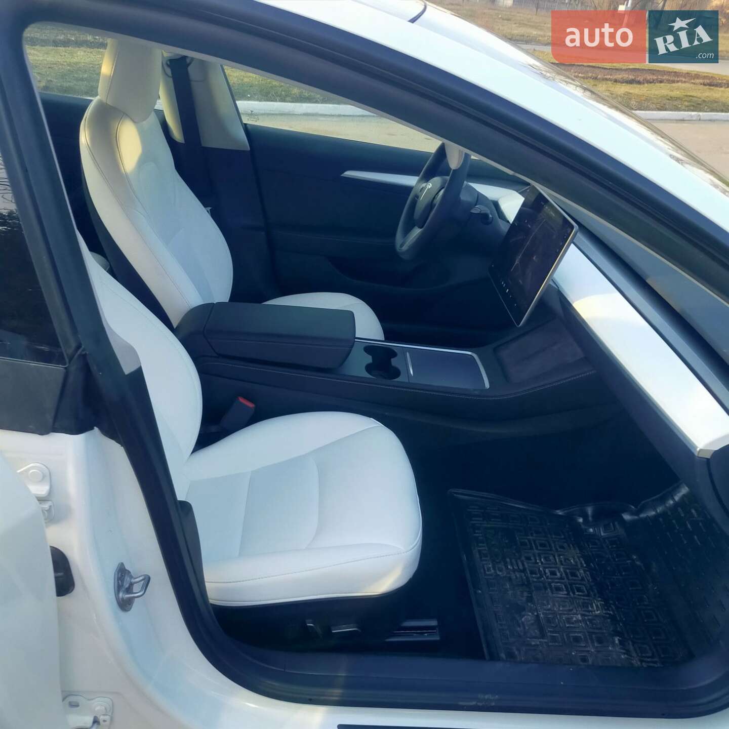 Tesla Model 3 2022 VIN 5YJ3E1EAXNF340660 фото оголошення 12 з 14