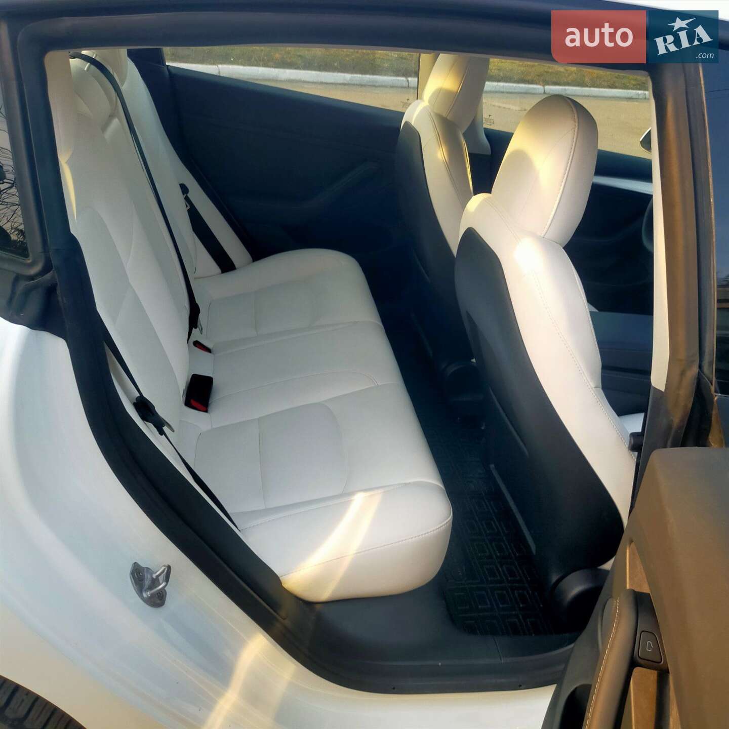 Tesla Model 3 2022 VIN 5YJ3E1EAXNF340660 фото оголошення 14 з 14