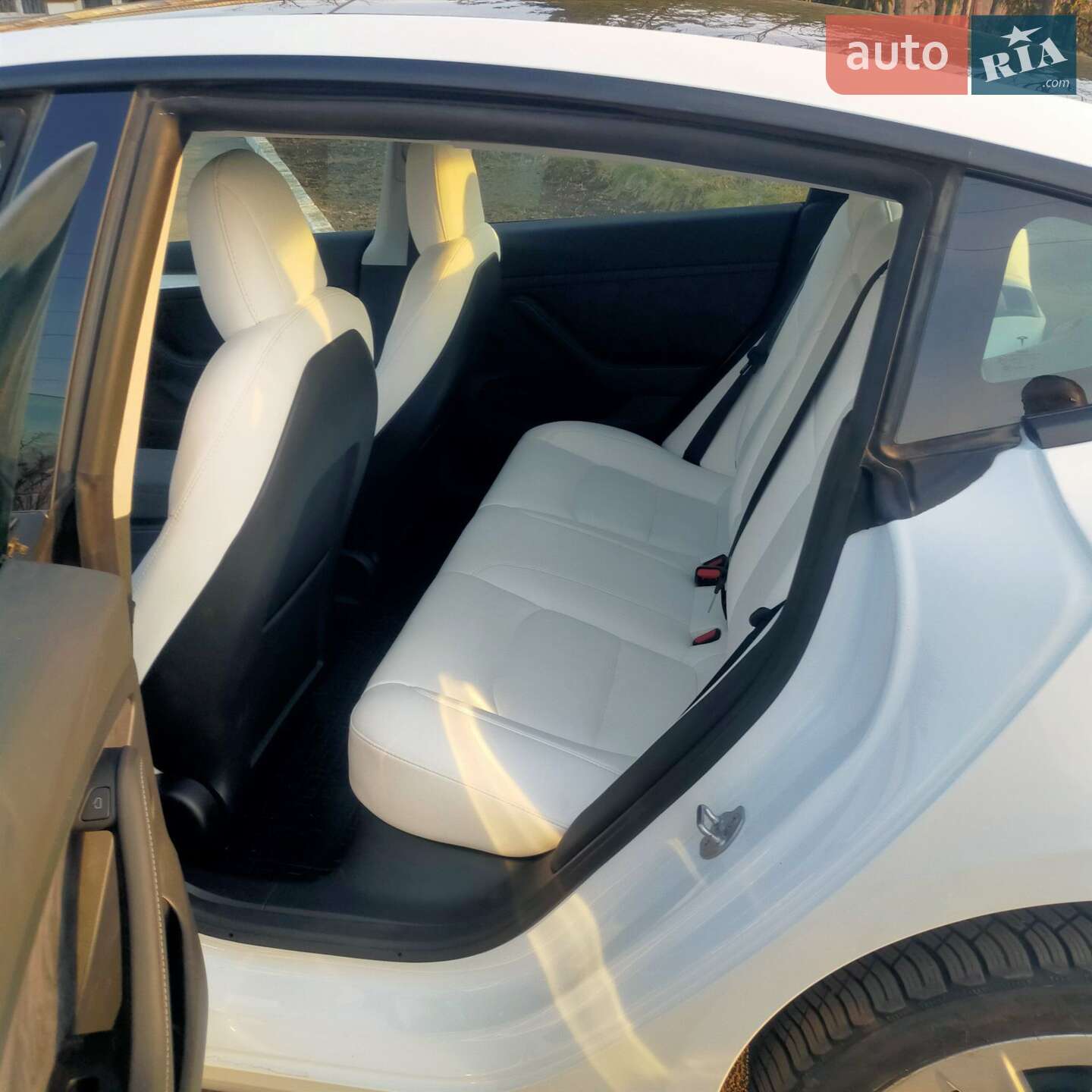 Tesla Model 3 2022 VIN 5YJ3E1EAXNF340660 фото оголошення 13 з 14