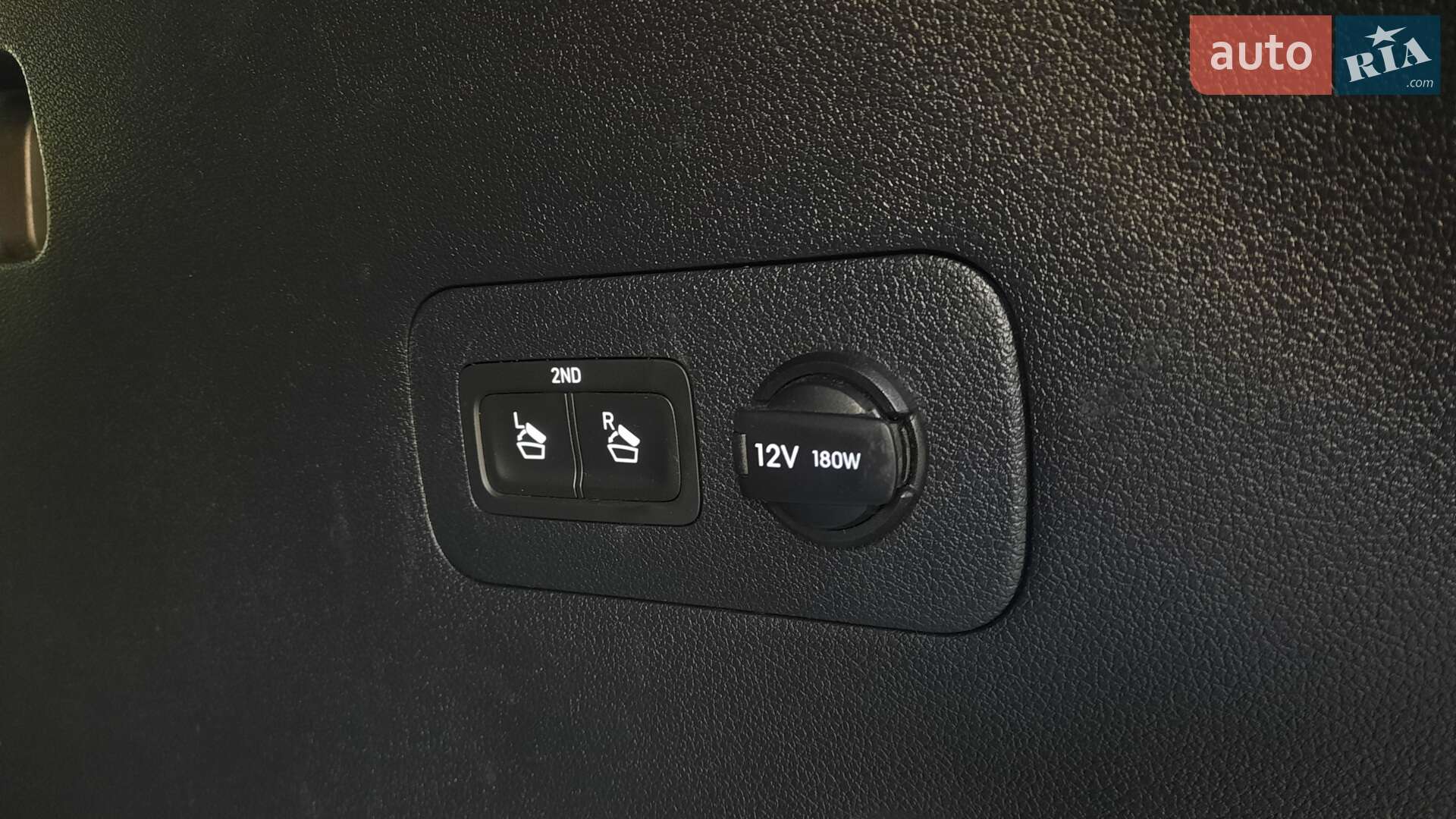 Hyundai Santa FE 2018 VIN KMHS581CDKU108194 фото оголошення 92 з 162