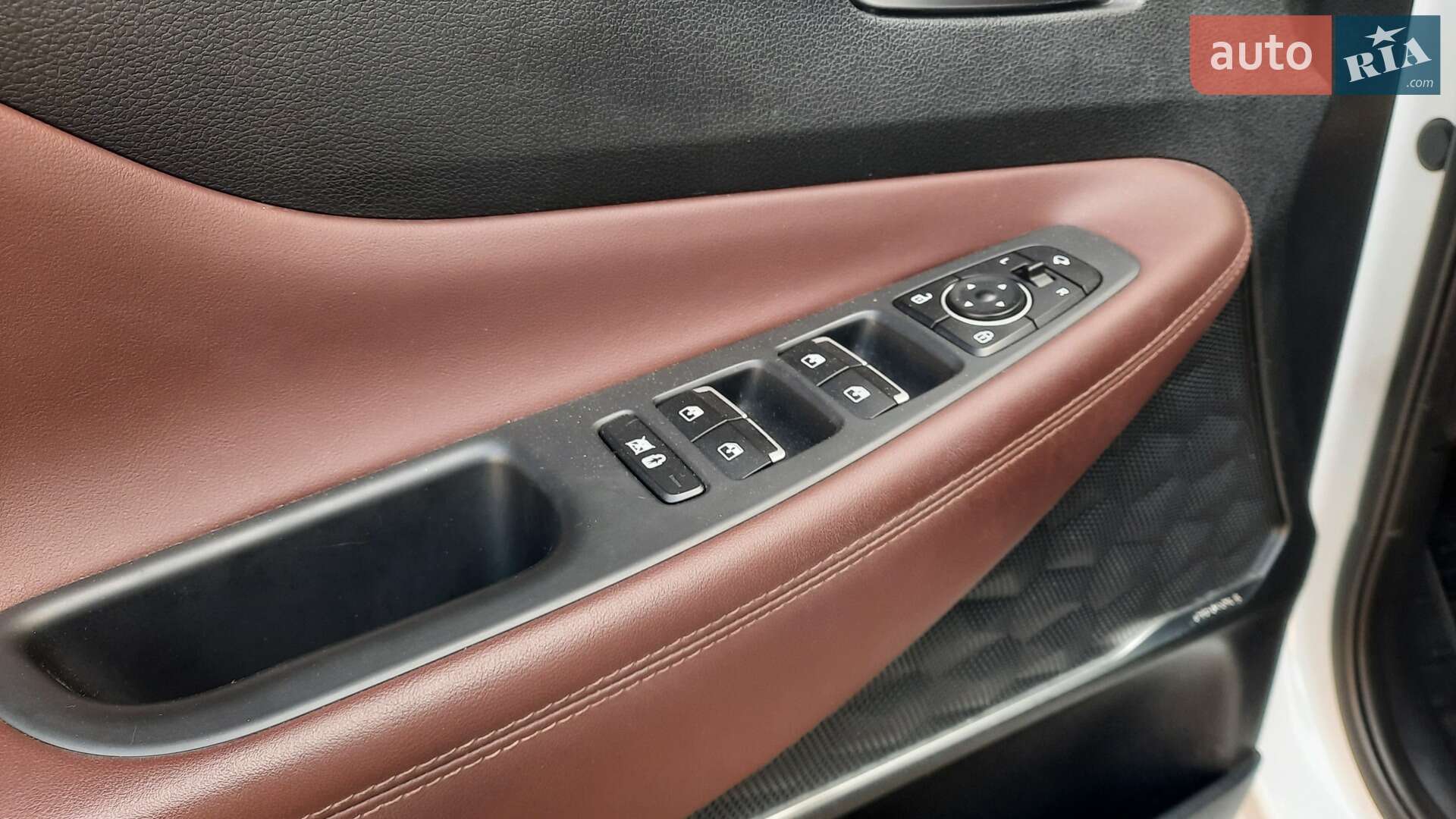 Hyundai Santa FE 2018 VIN KMHS581CDKU108194 фото оголошення 128 з 162