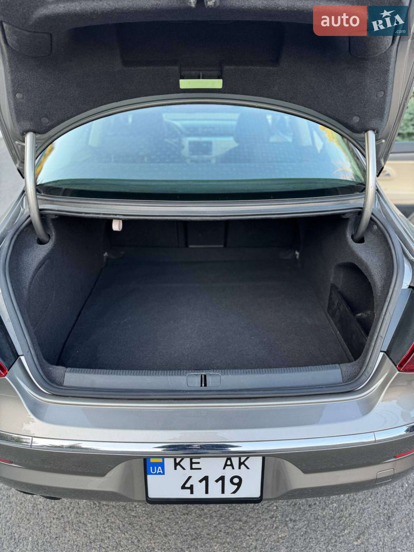 Volkswagen CC / Passat CC 2010 VIN WVWMP7ANXAE554893 фото оголошення 4 з 8