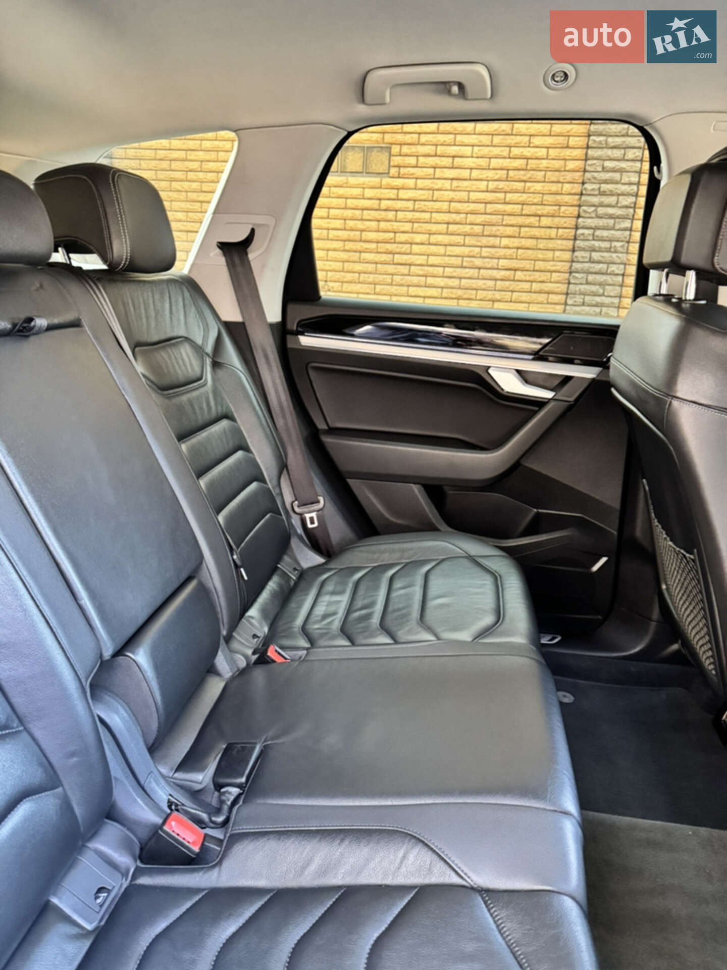 Volkswagen Touareg 2018 VIN WVGZZZCRZJD002084 фото оголошення 9 з 37