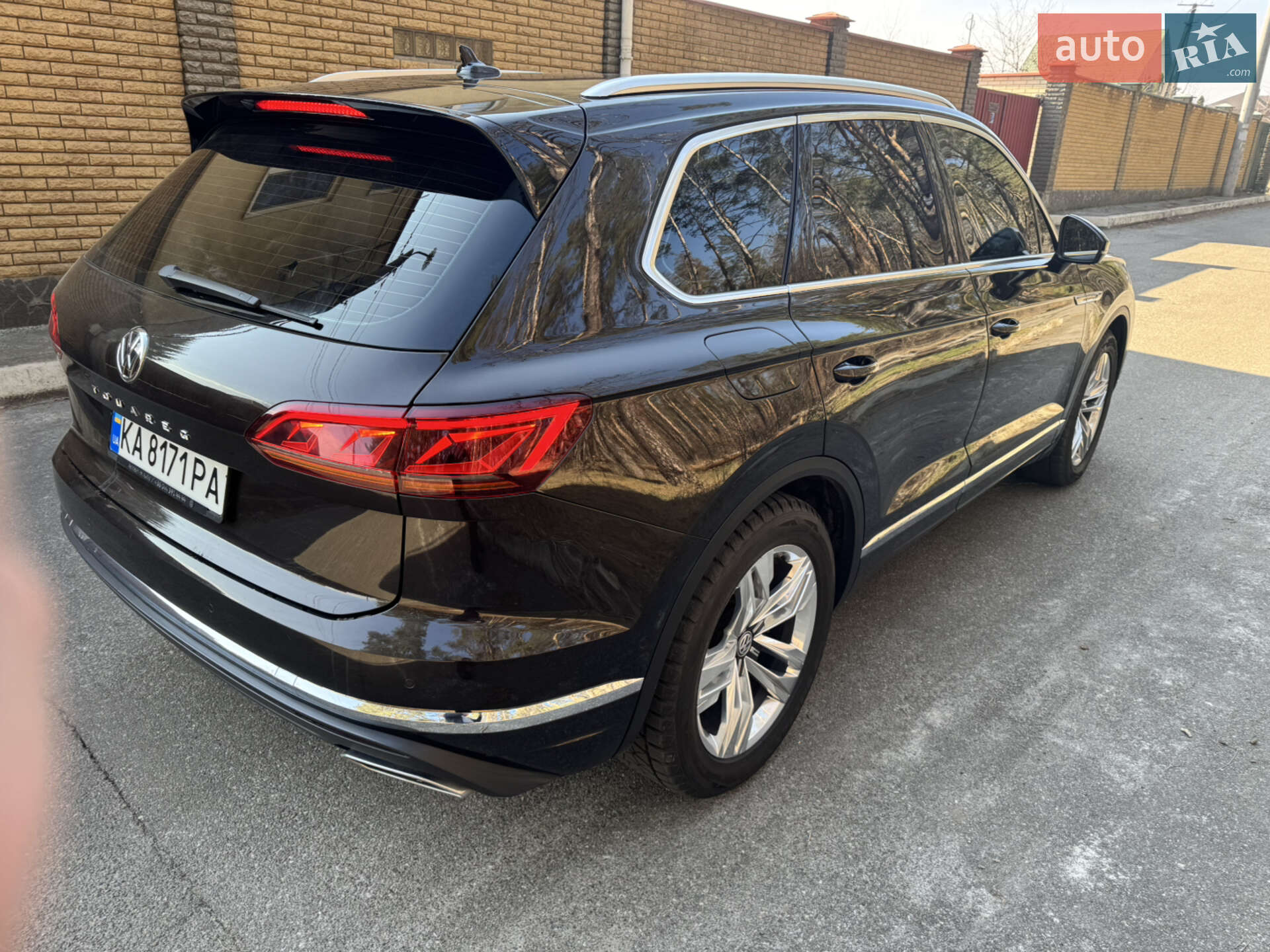 Volkswagen Touareg 2018 VIN WVGZZZCRZJD002084 фото оголошення 10 з 37