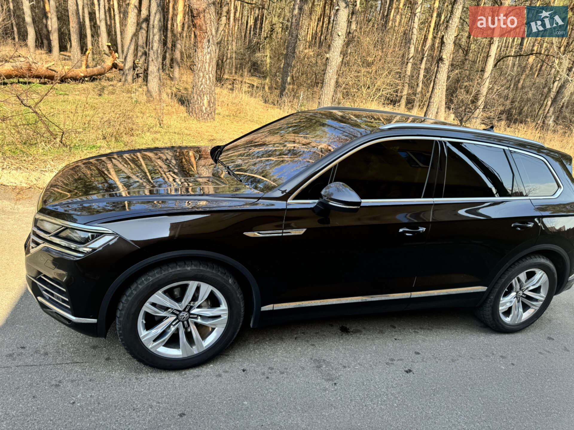 Volkswagen Touareg 2018 VIN WVGZZZCRZJD002084 фото оголошення 17 з 37