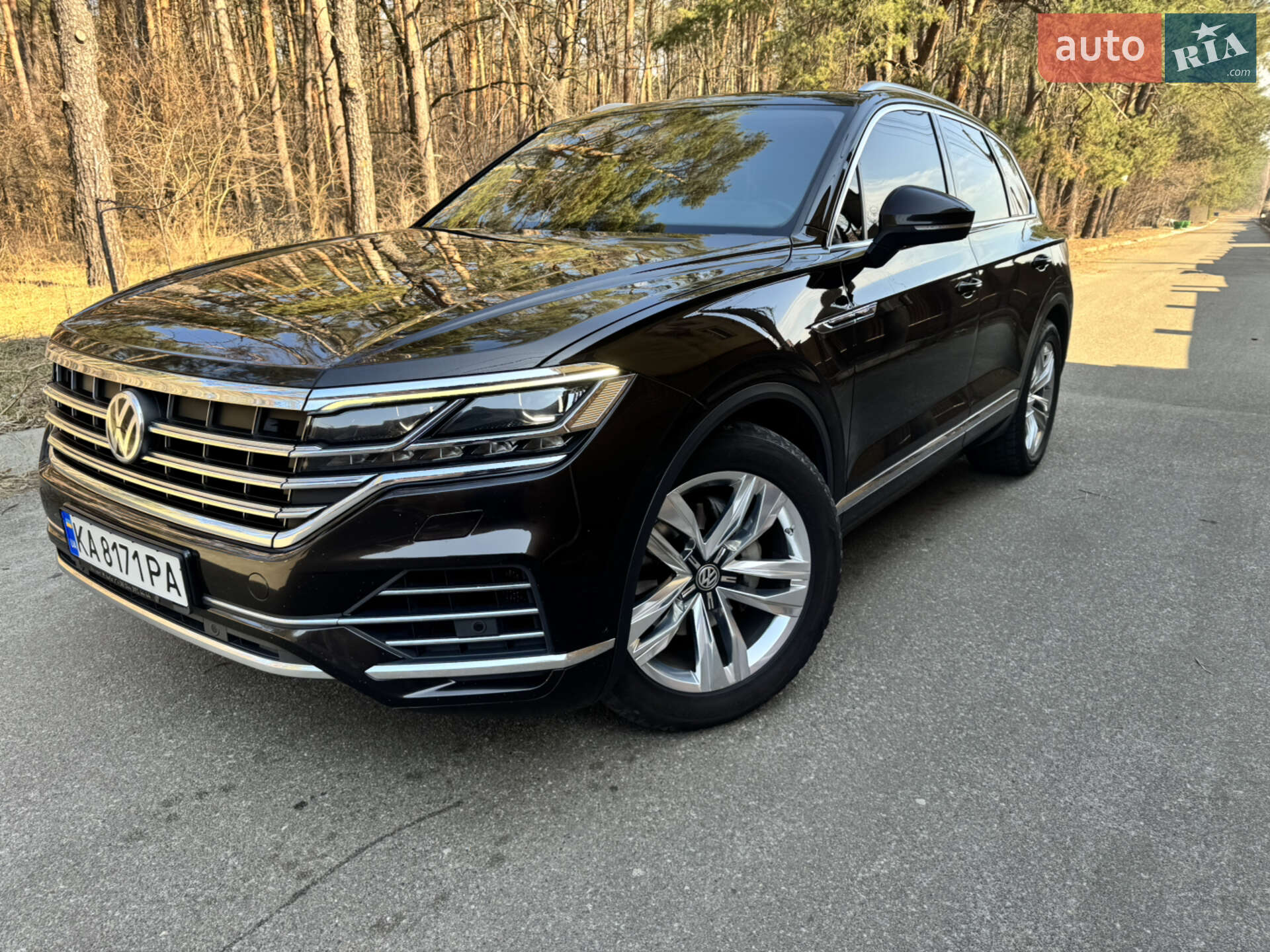 Volkswagen Touareg 2018 VIN WVGZZZCRZJD002084 фото оголошення 23 з 37