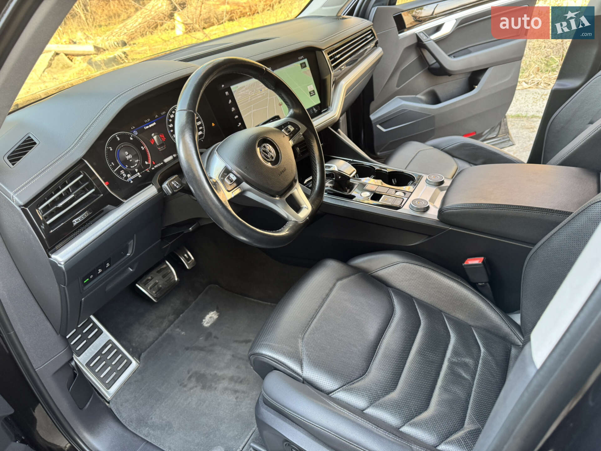 Volkswagen Touareg 2018 VIN WVGZZZCRZJD002084 фото оголошення 31 з 37