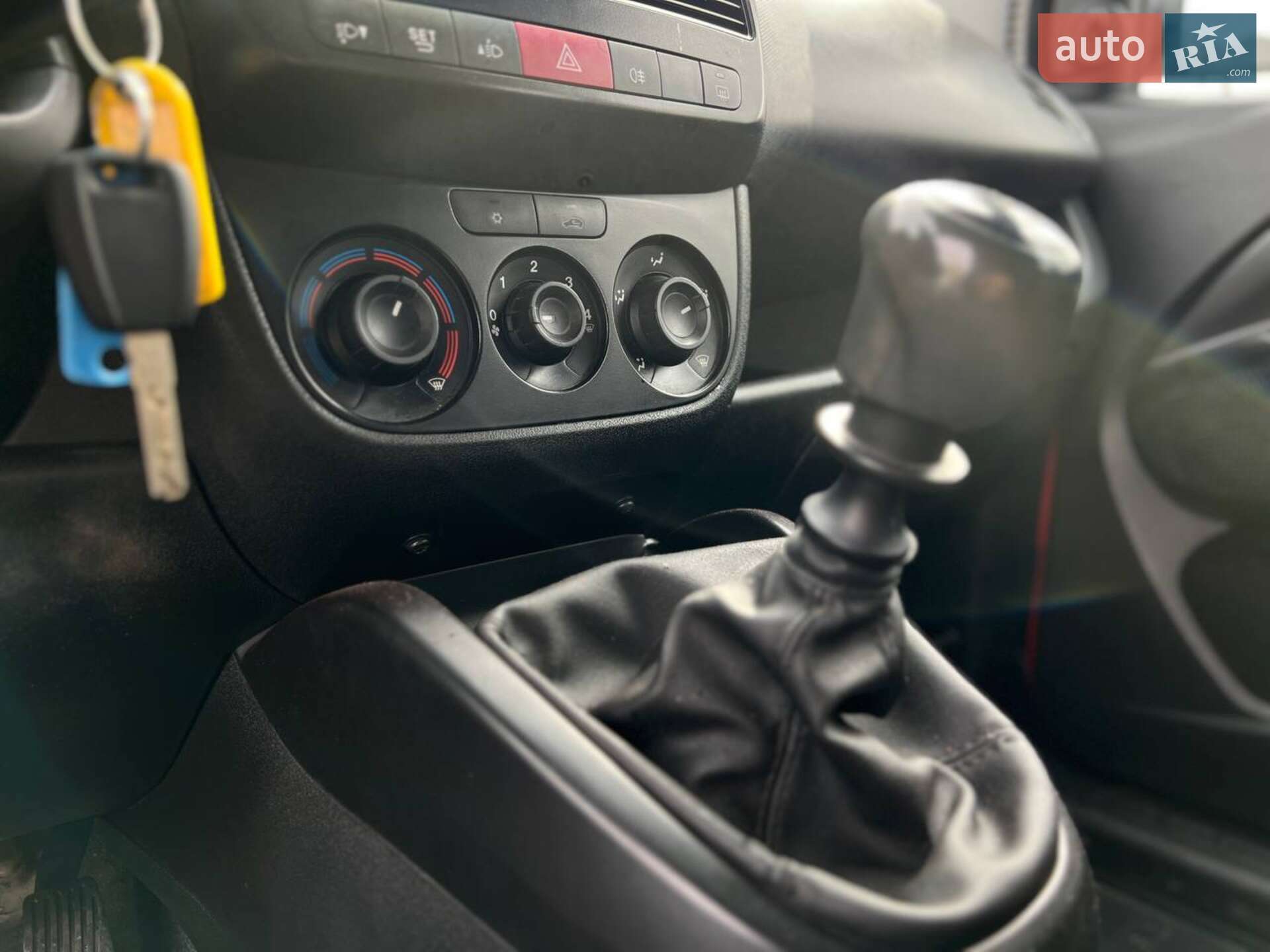 Opel Combo 2017 VIN W0L6VZR1BH9617749 фото оголошення 16 з 23