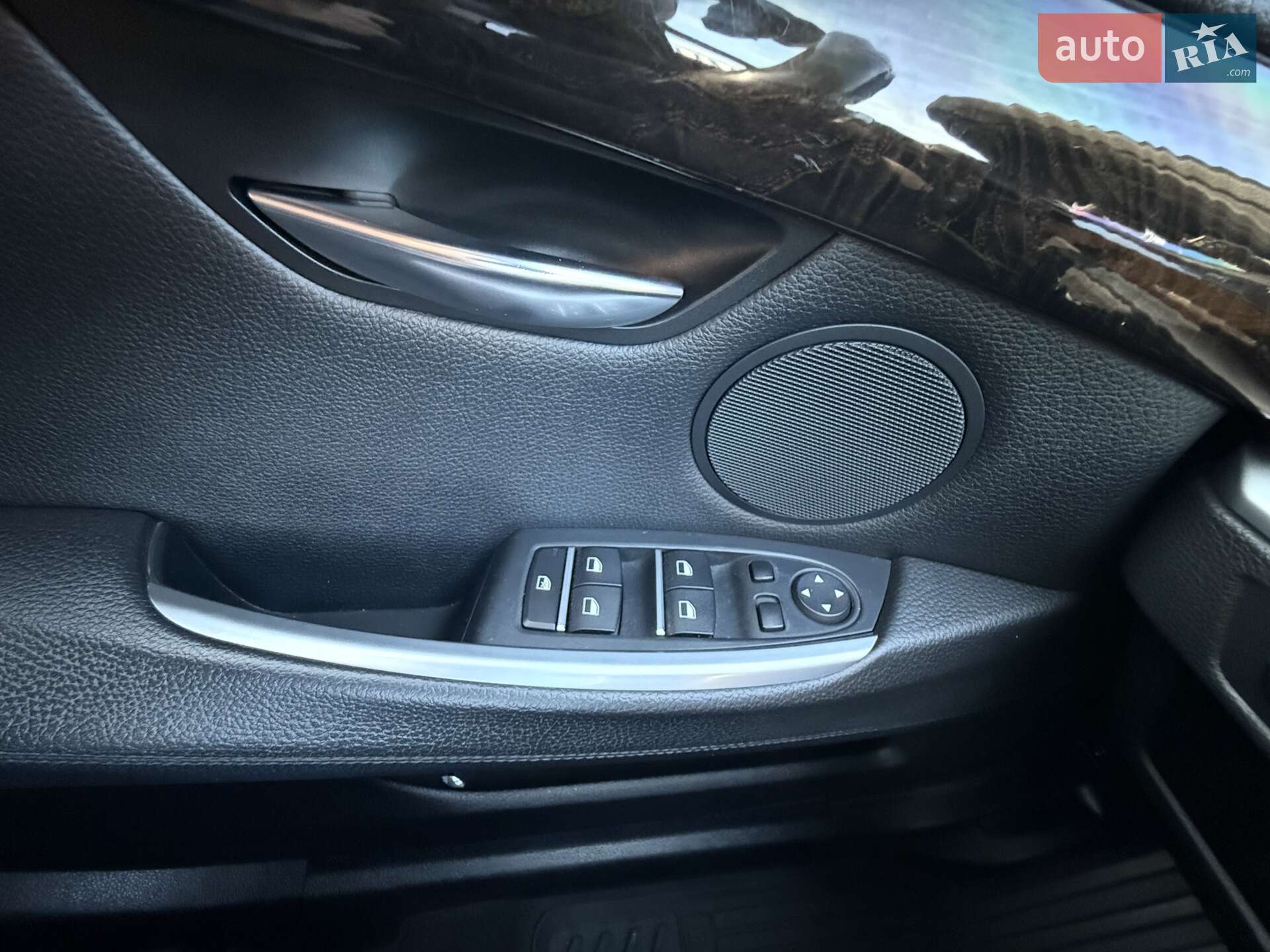 BMW 5 Series GT 2016 VIN WBA5M0C55GD085242 фото оголошення 42 з 45