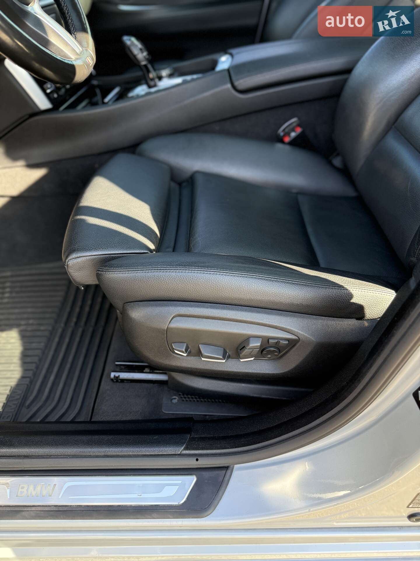 BMW 5 Series GT 2016 VIN WBA5M0C55GD085242 фото оголошення 33 з 45