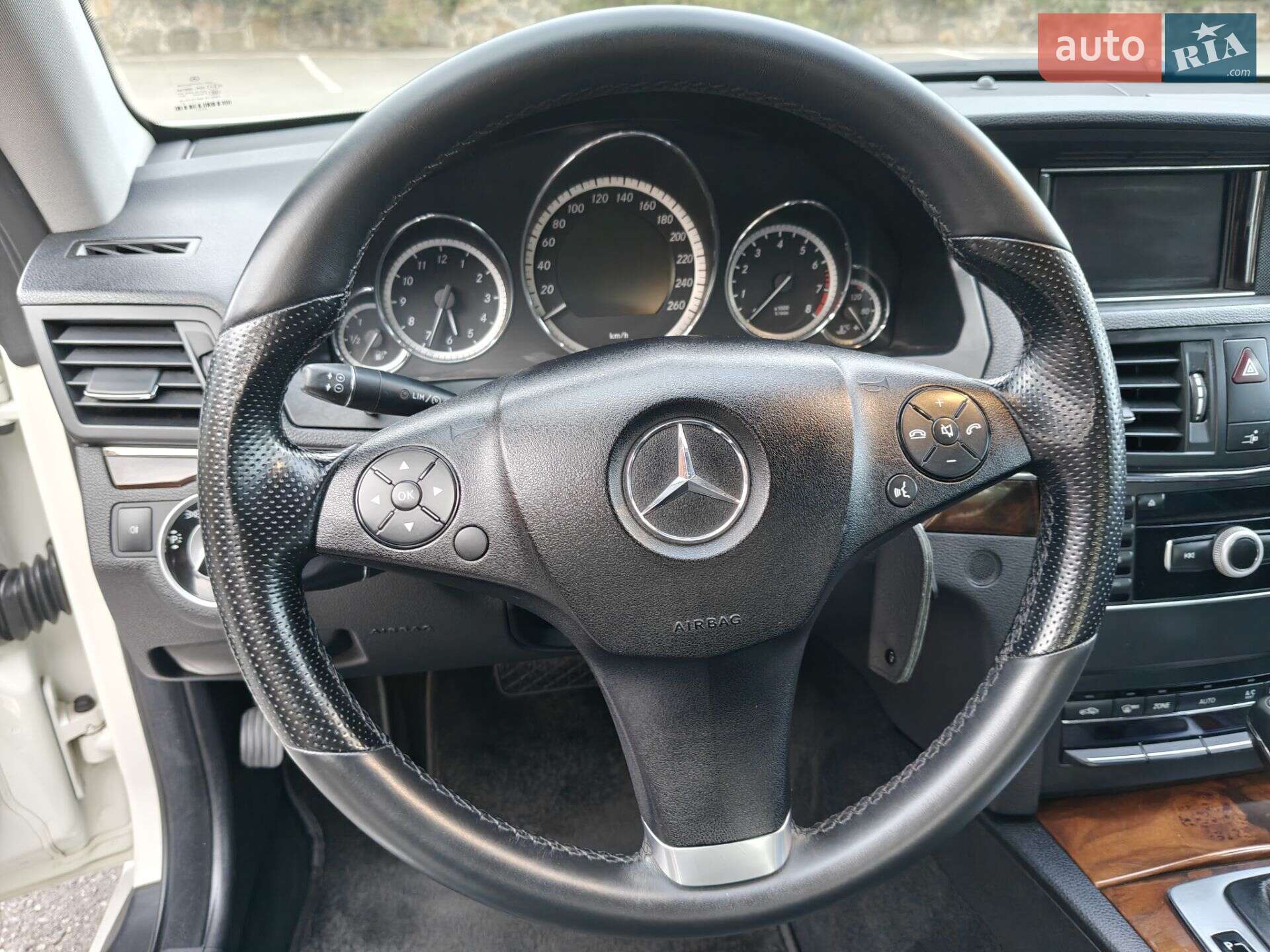 Mercedes-Benz E-Class 2010 VIN WDD2073471F074187 фото оголошення 34 з 78