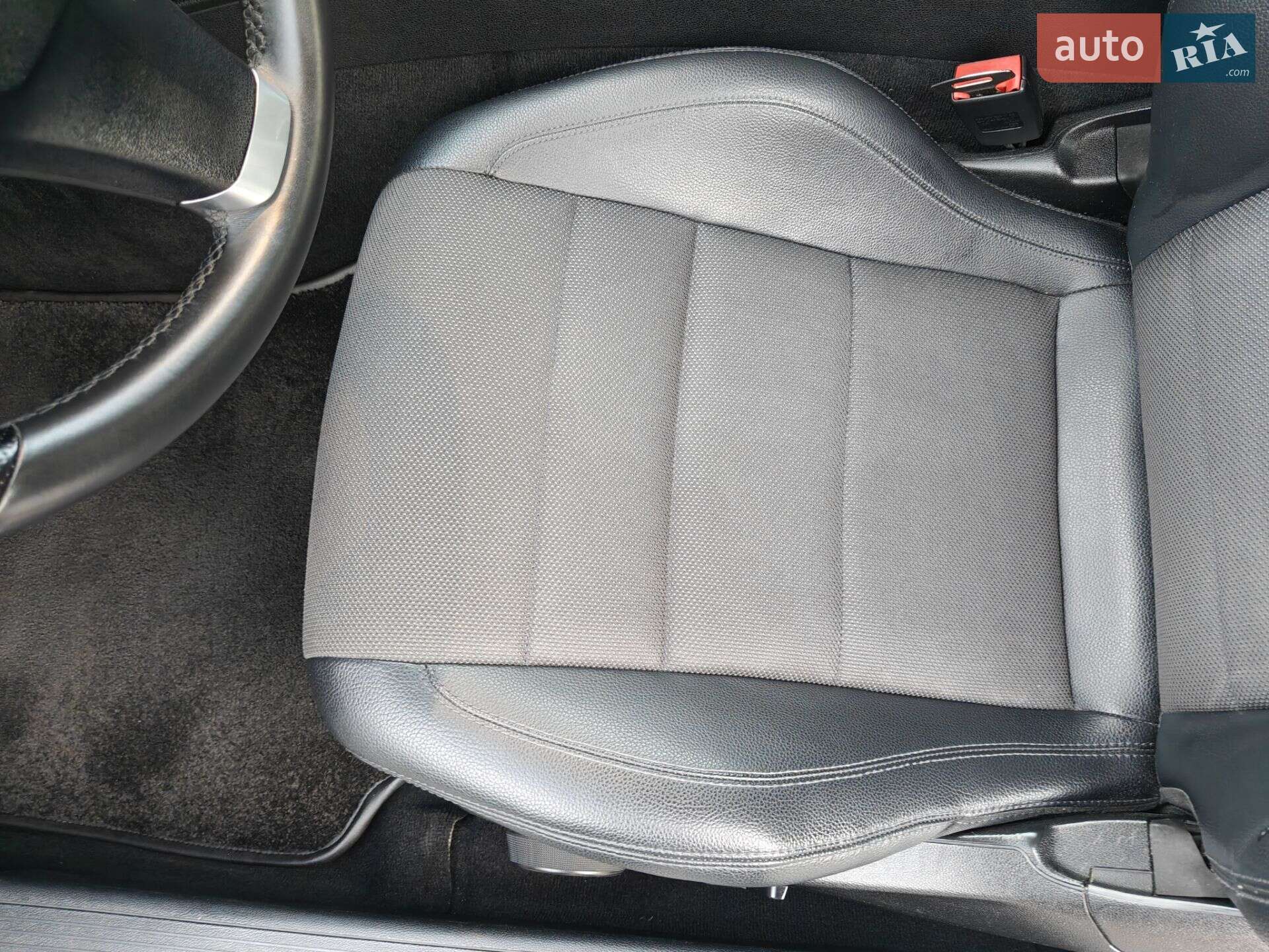 Mercedes-Benz E-Class 2010 VIN WDD2073471F074187 фото оголошення 35 з 78