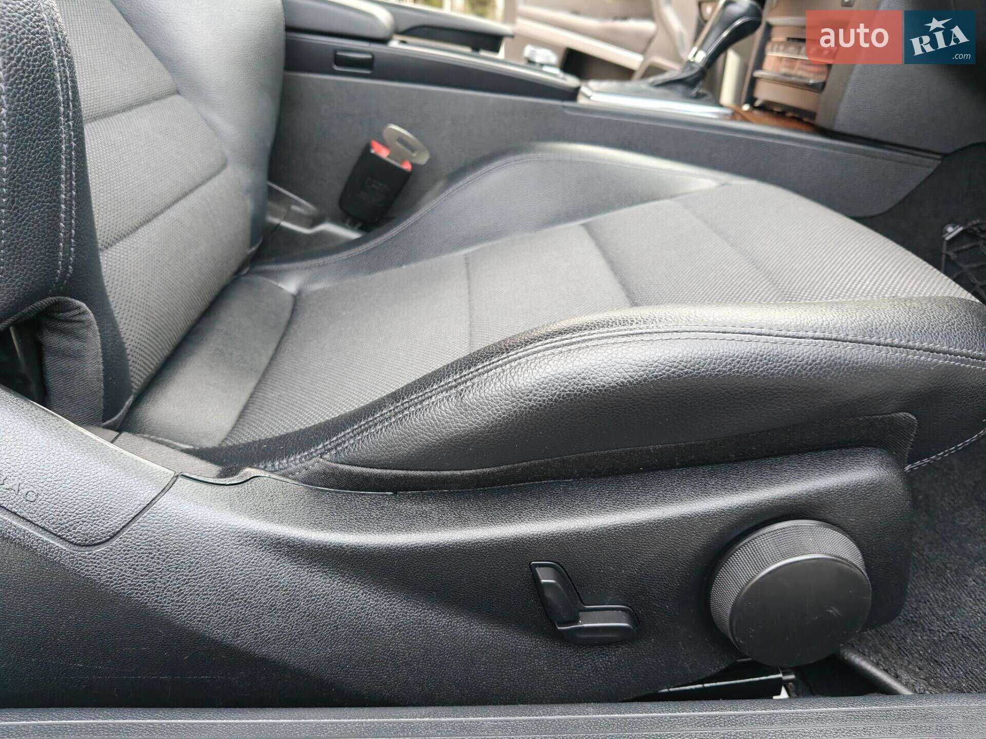Mercedes-Benz E-Class 2010 VIN WDD2073471F074187 фото оголошення 45 з 78