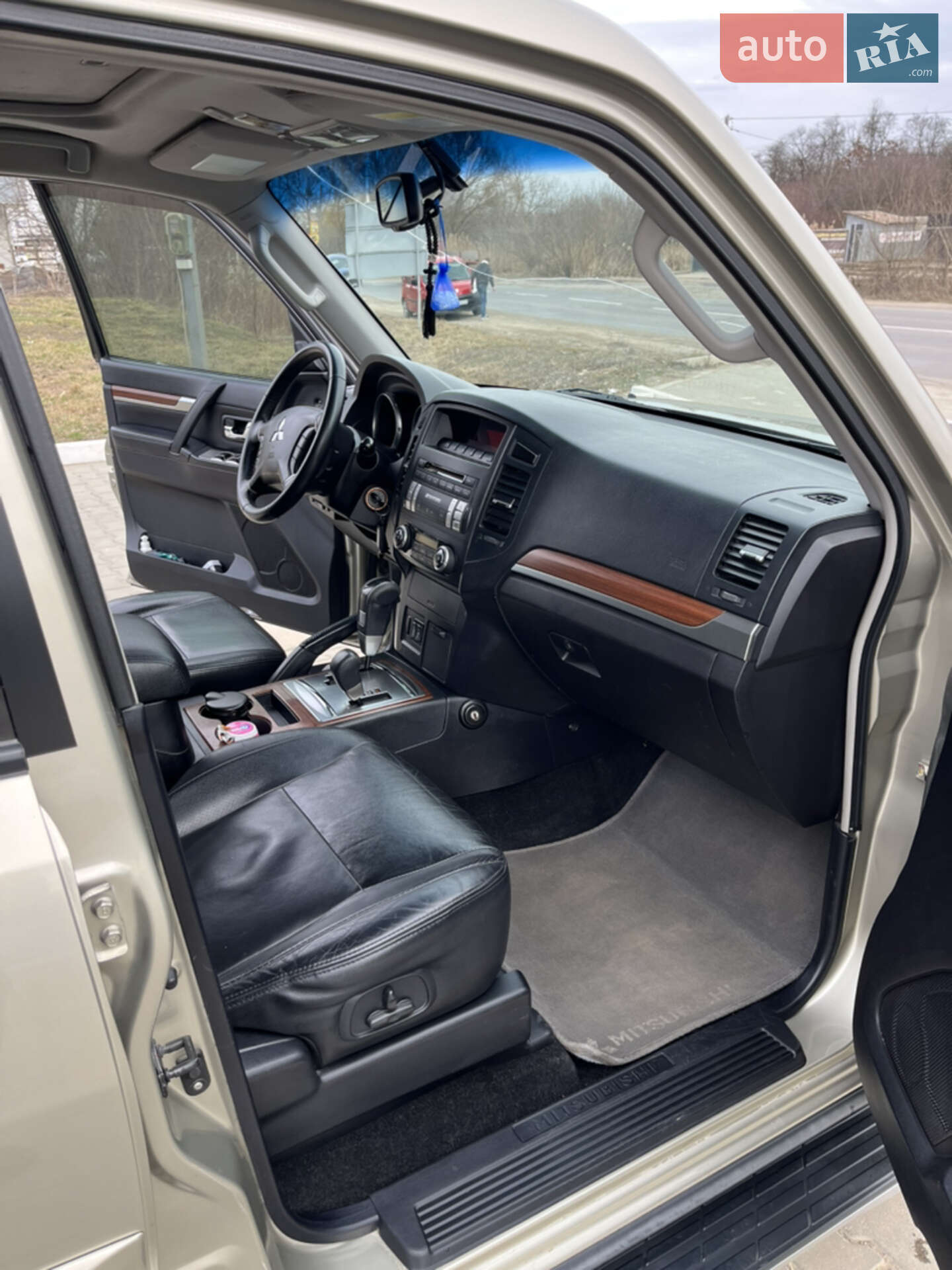 Mitsubishi Pajero 2008 VIN JMYLRV93W8J003241 фото оголошення 10 з 15
