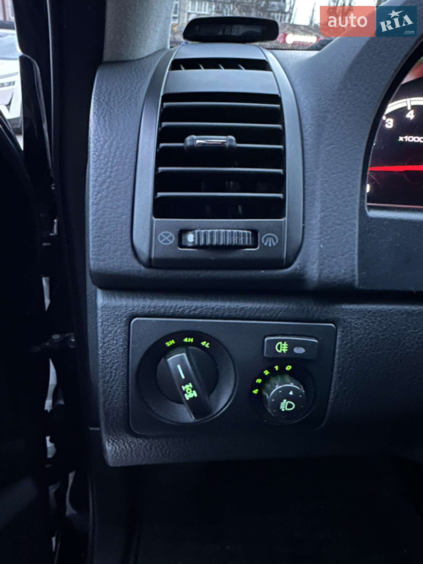 Ssangyong Rexton 2014 VIN Y7WRJ4TA4E0031134 фото оголошення 10 з 31