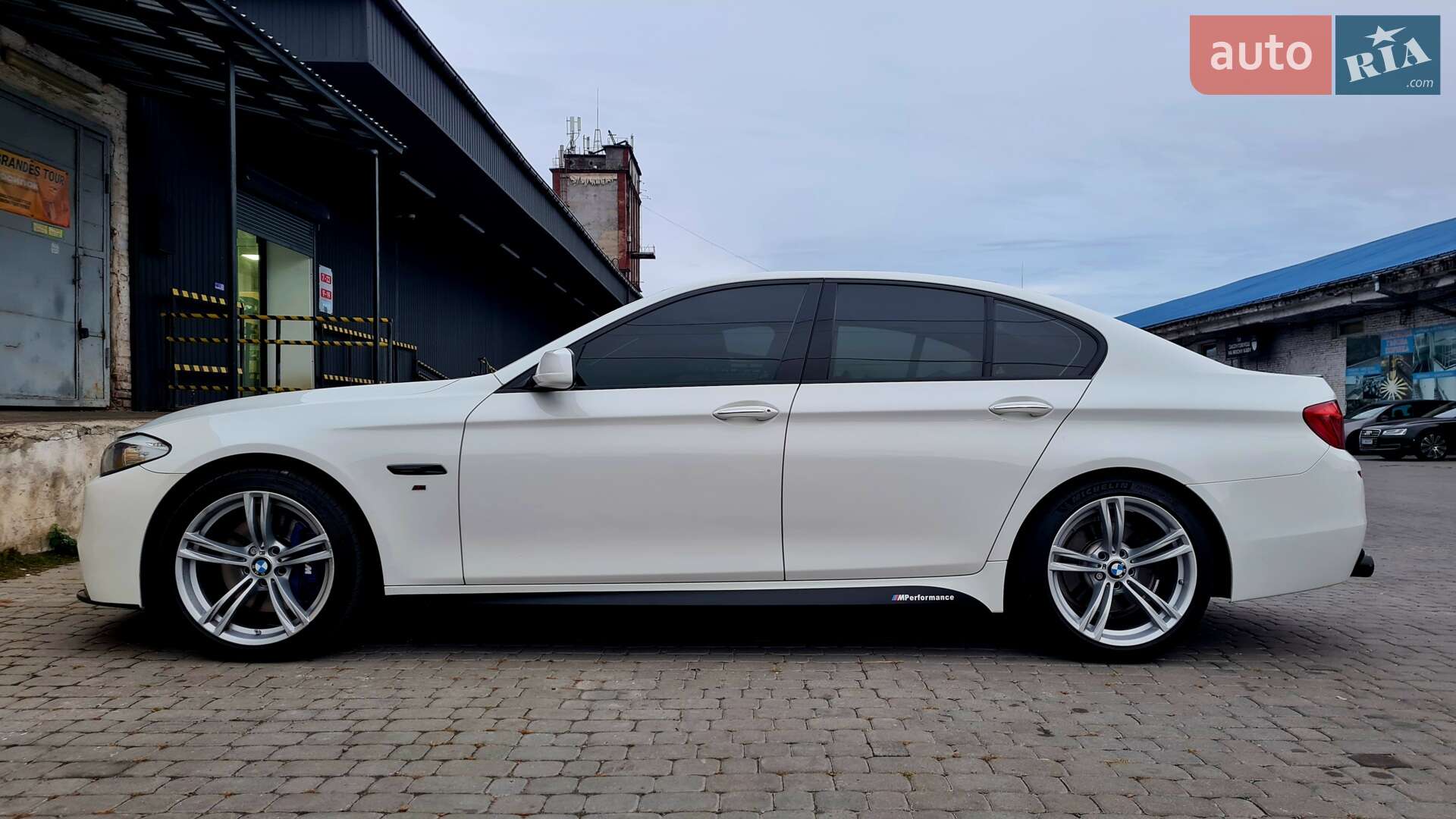 BMW 5 Series 2011 VIN WBAFR11070C858940 фото оголошення 14 з 44