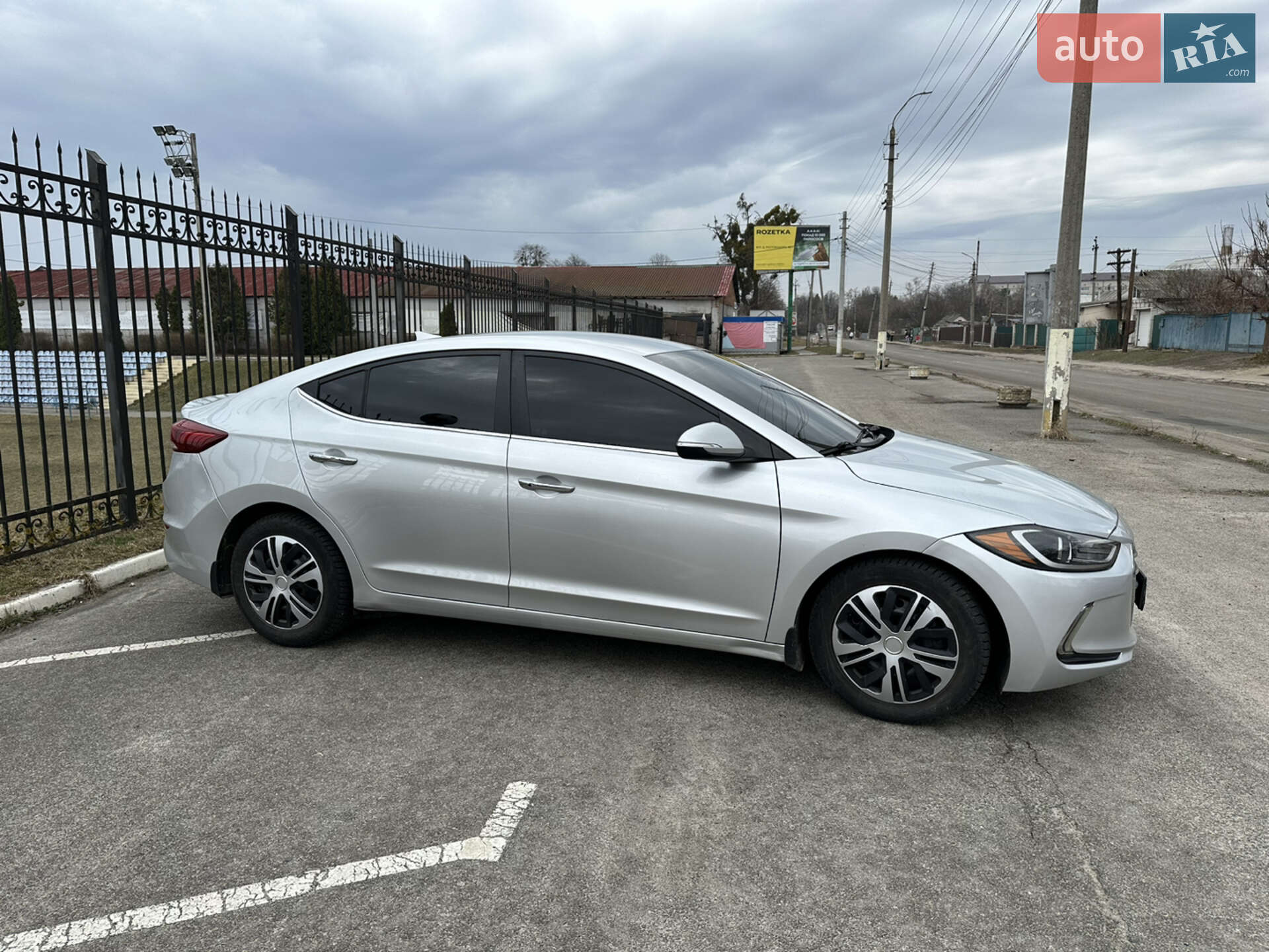 Hyundai Elantra 2016 VIN 5NPD84LF6HH051731 фото оголошення 4 з 10