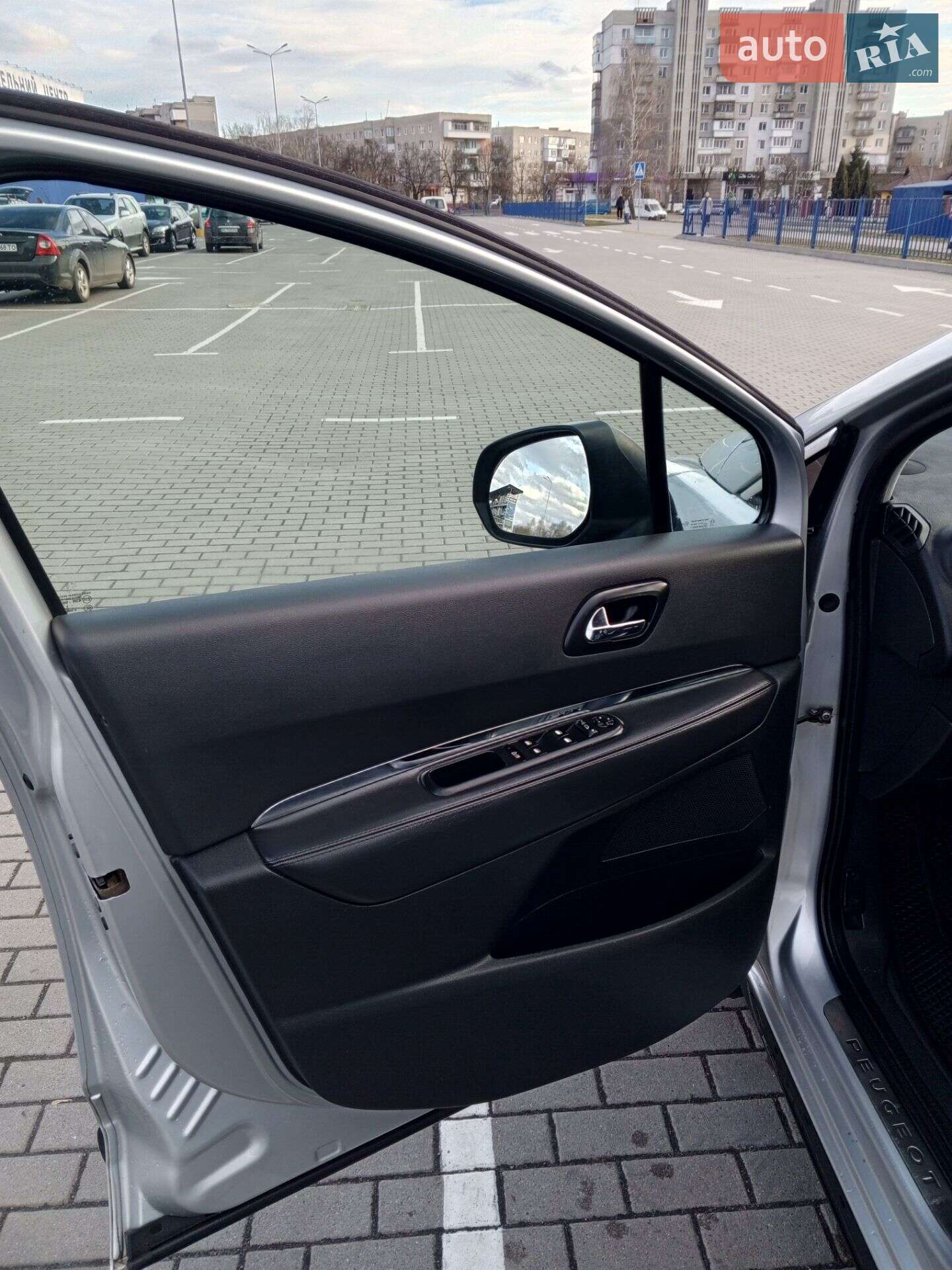 Peugeot 3008 2009 VIN VF30URHE89S181208 фото оголошення 8 з 37