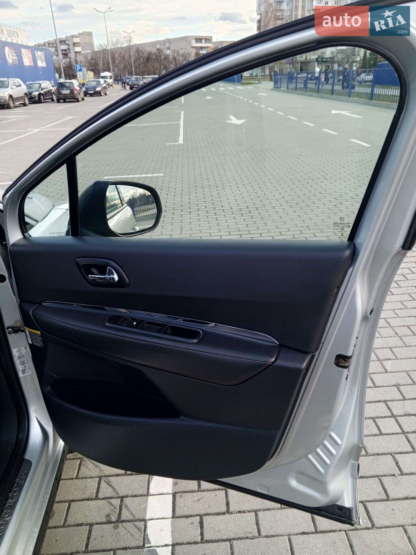 Peugeot 3008 2009 VIN VF30URHE89S181208 фото оголошення 28 з 37