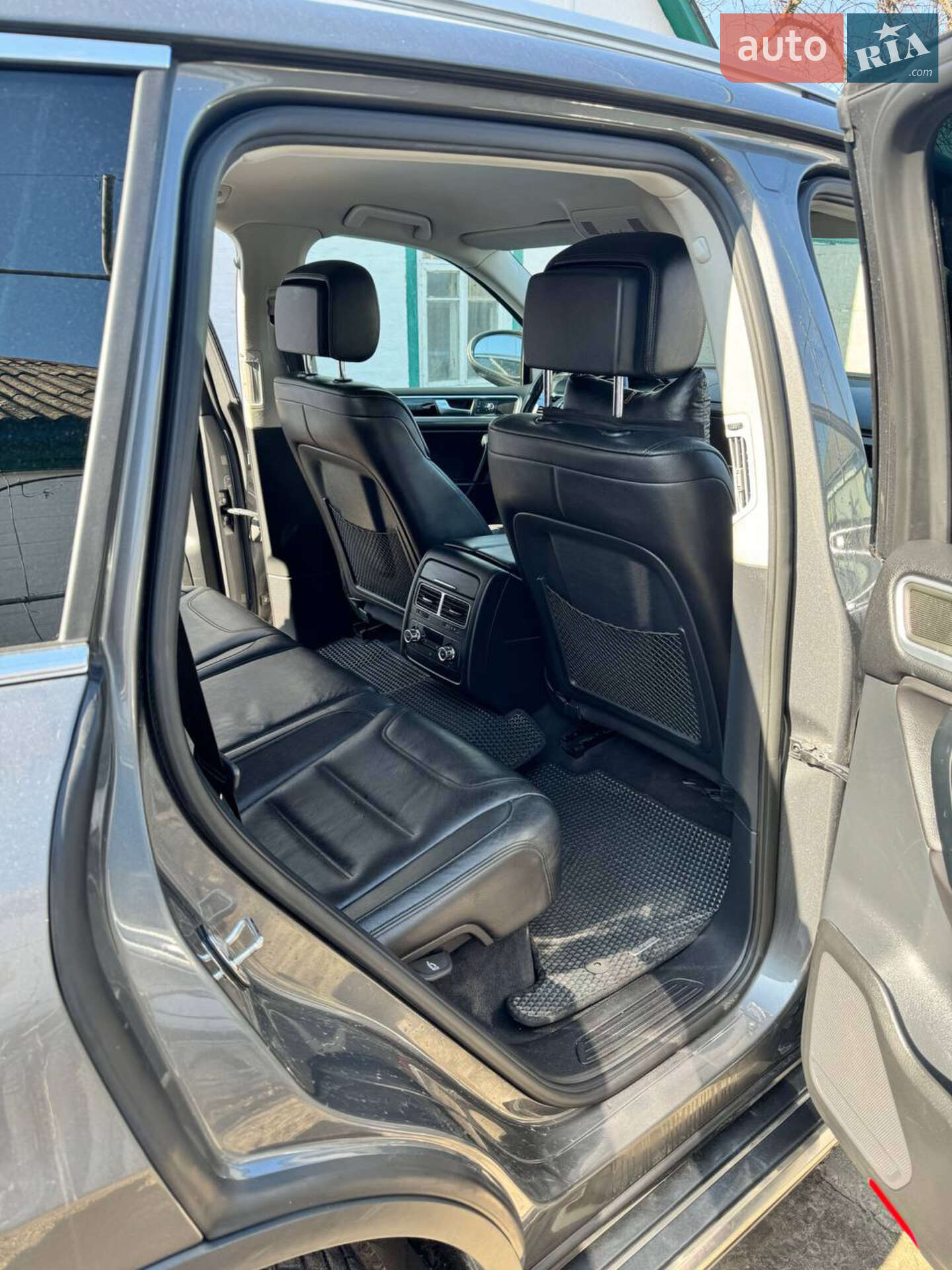 Volkswagen Touareg 2011 VIN WVGZZZ7PZCD017624 фото оголошення 3 з 7