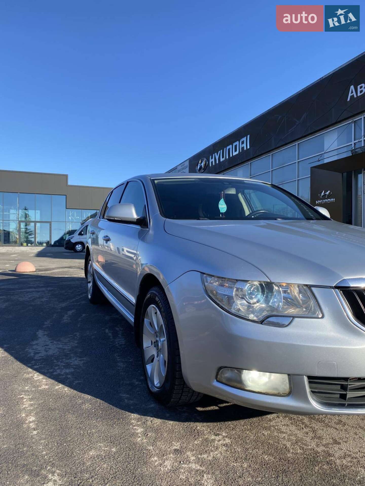Skoda Superb 2010 VIN TMBAB43T5BB300247 фото оголошення 5 з 18