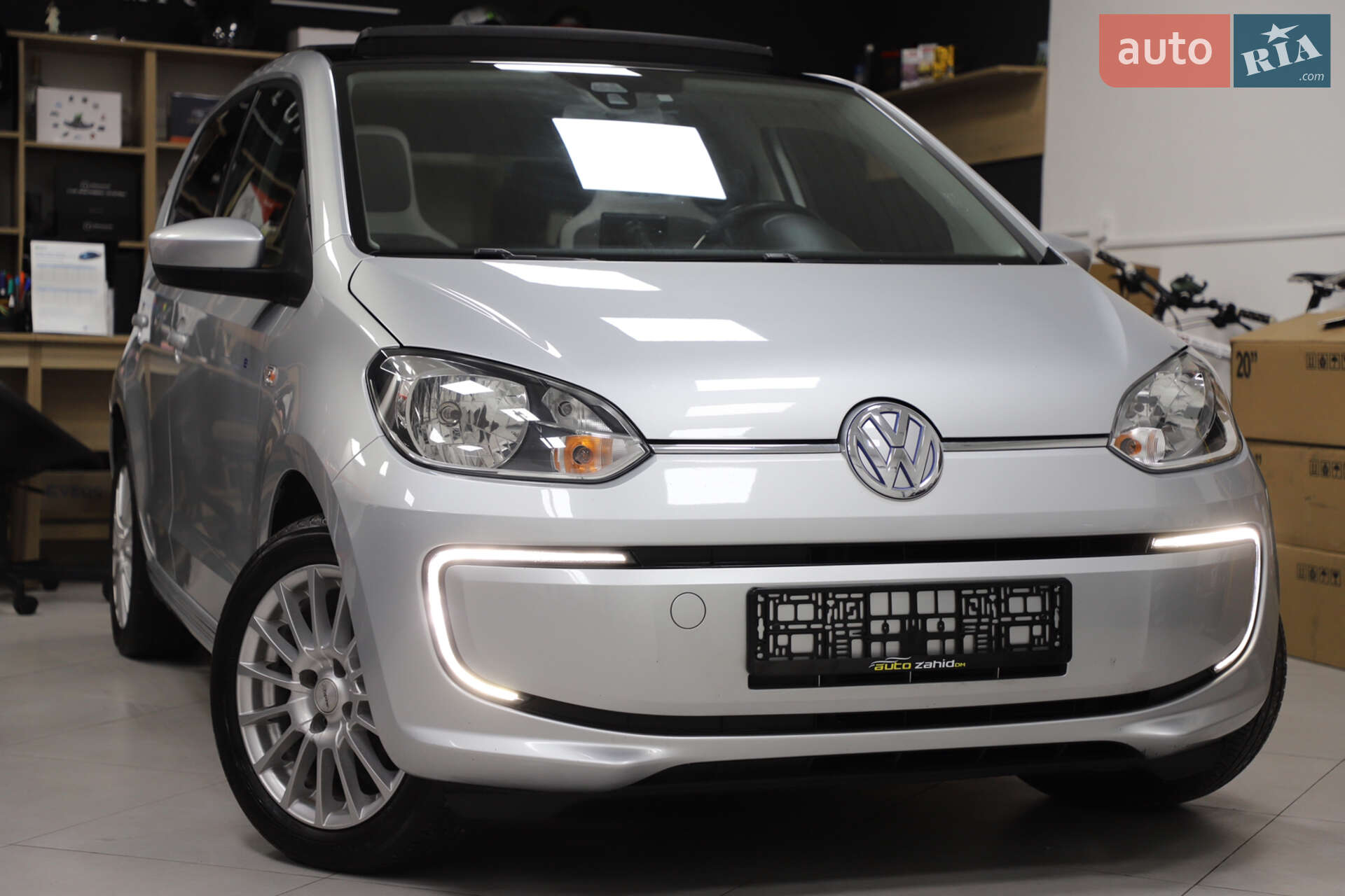 Volkswagen e-Up 2013 VIN WVWZZZAAZED900525 фото оголошення 2 з 90