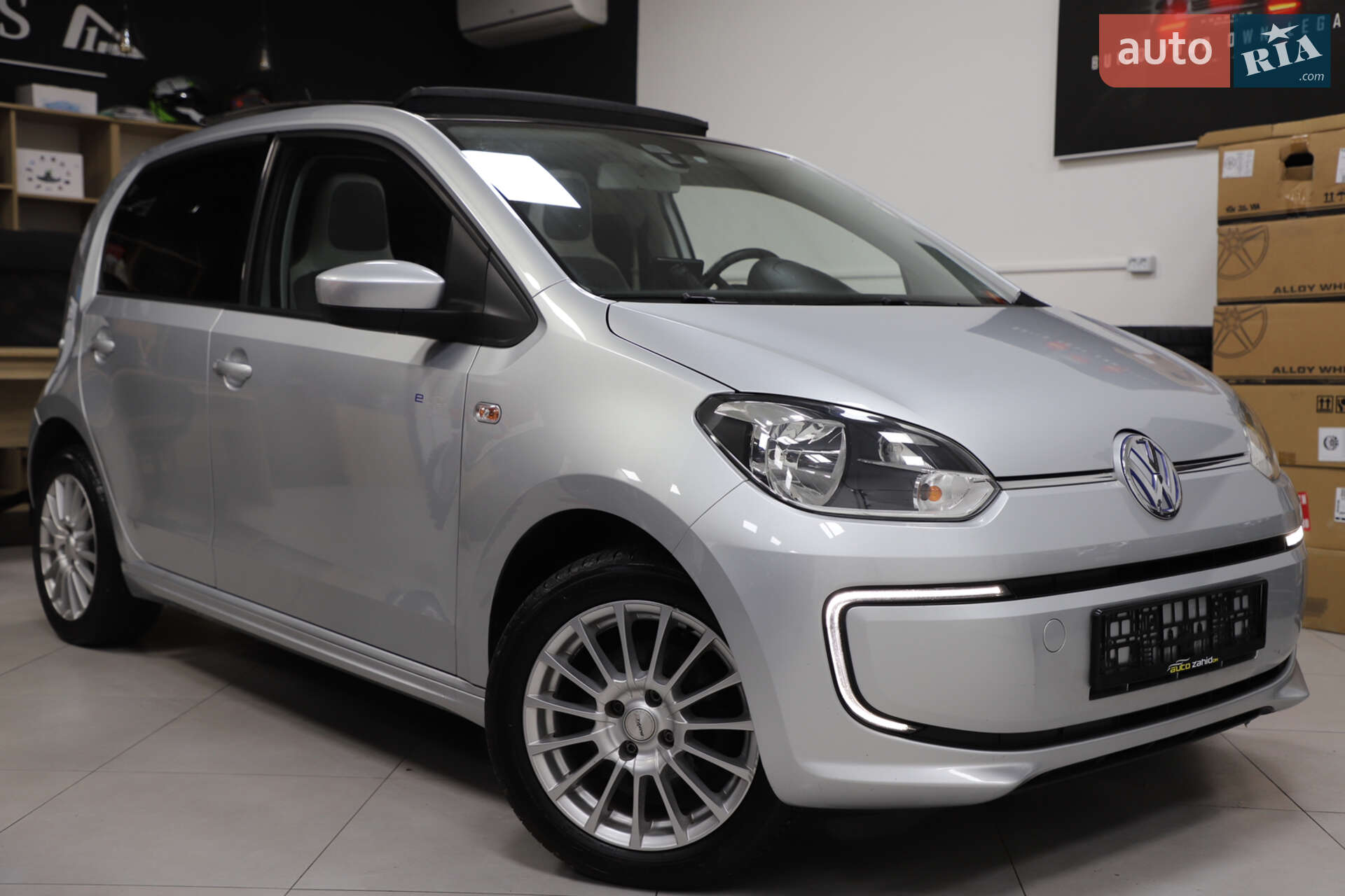 Volkswagen e-Up 2013 VIN WVWZZZAAZED900525 фото оголошення 4 з 90
