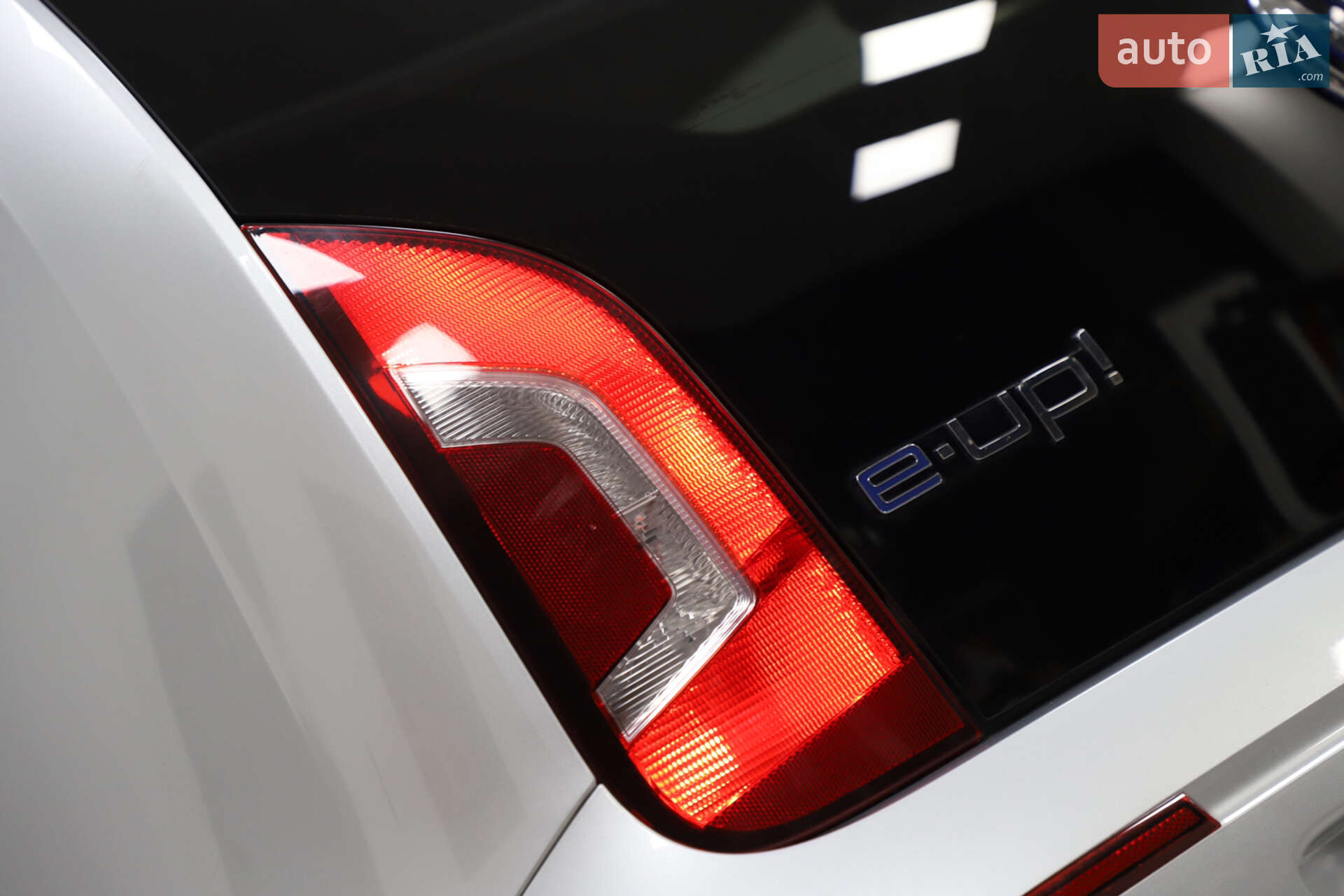 Volkswagen e-Up 2013 VIN WVWZZZAAZED900525 фото оголошення 10 з 90