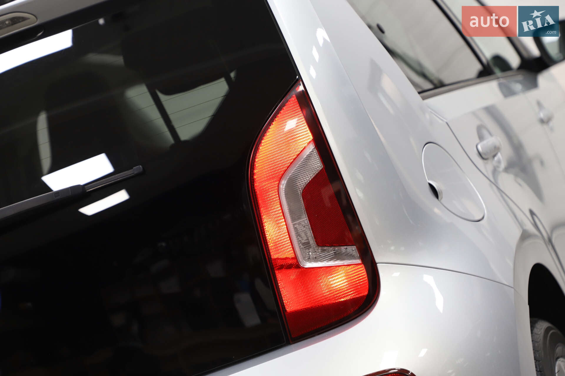 Volkswagen e-Up 2013 VIN WVWZZZAAZED900525 фото оголошення 11 з 90