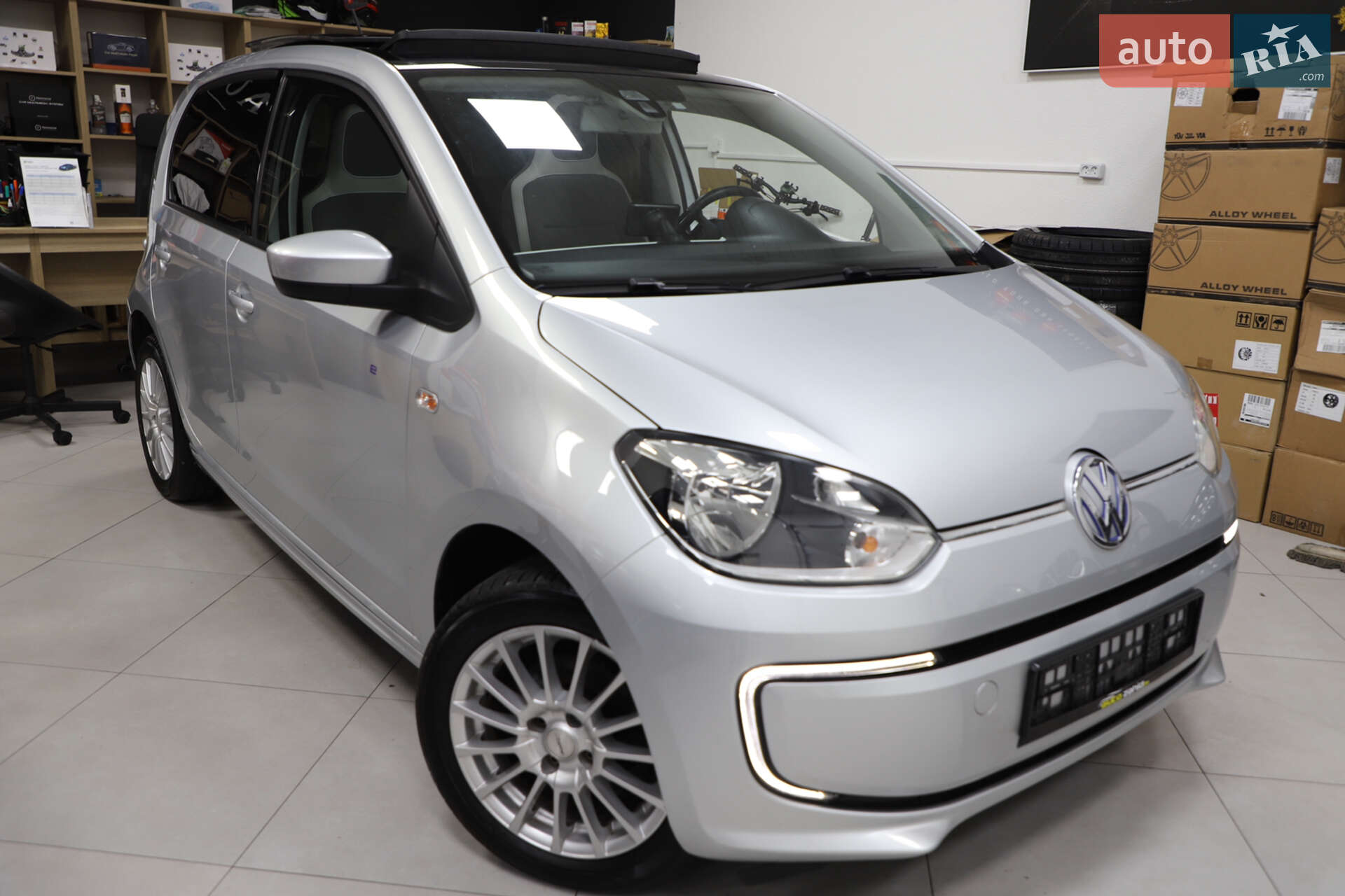 Volkswagen e-Up 2013 VIN WVWZZZAAZED900525 фото оголошення 26 з 90