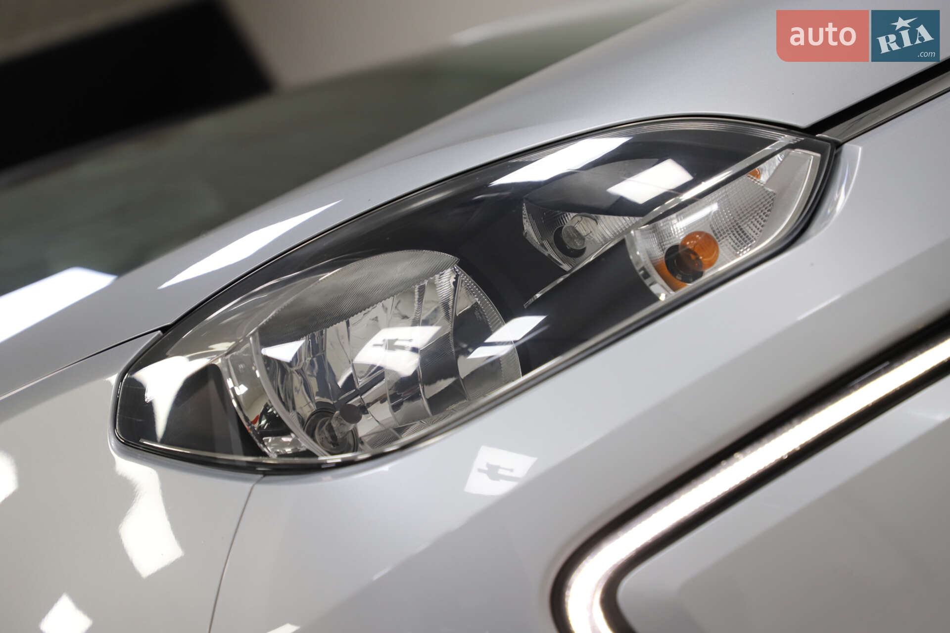 Volkswagen e-Up 2013 VIN WVWZZZAAZED900525 фото оголошення 35 з 90