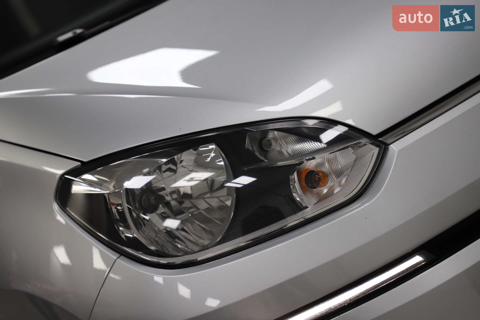Volkswagen e-Up 2013 VIN WVWZZZAAZED900525 фото оголошення 37 з 90