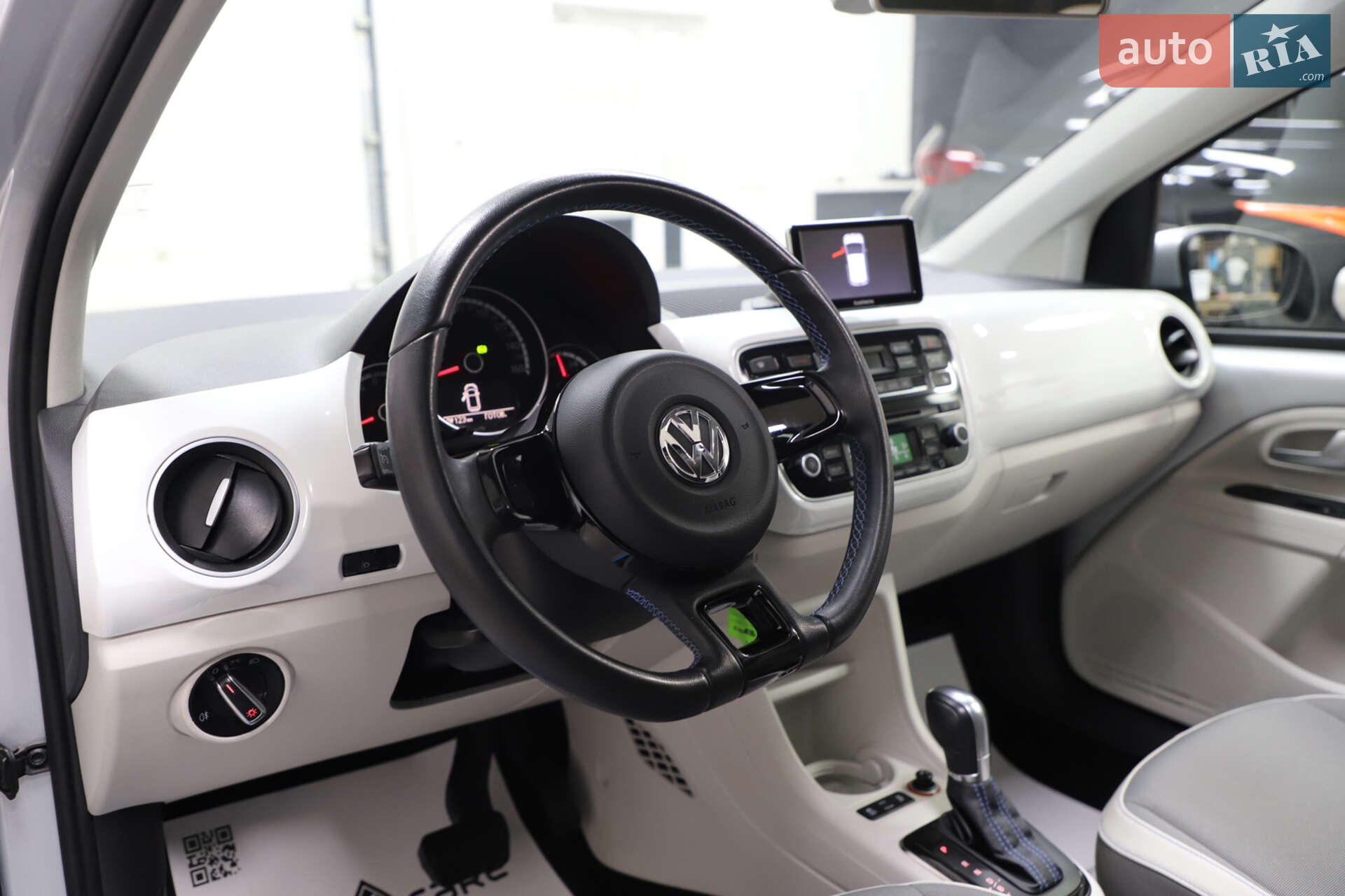 Volkswagen e-Up 2013 VIN WVWZZZAAZED900525 фото оголошення 61 з 90