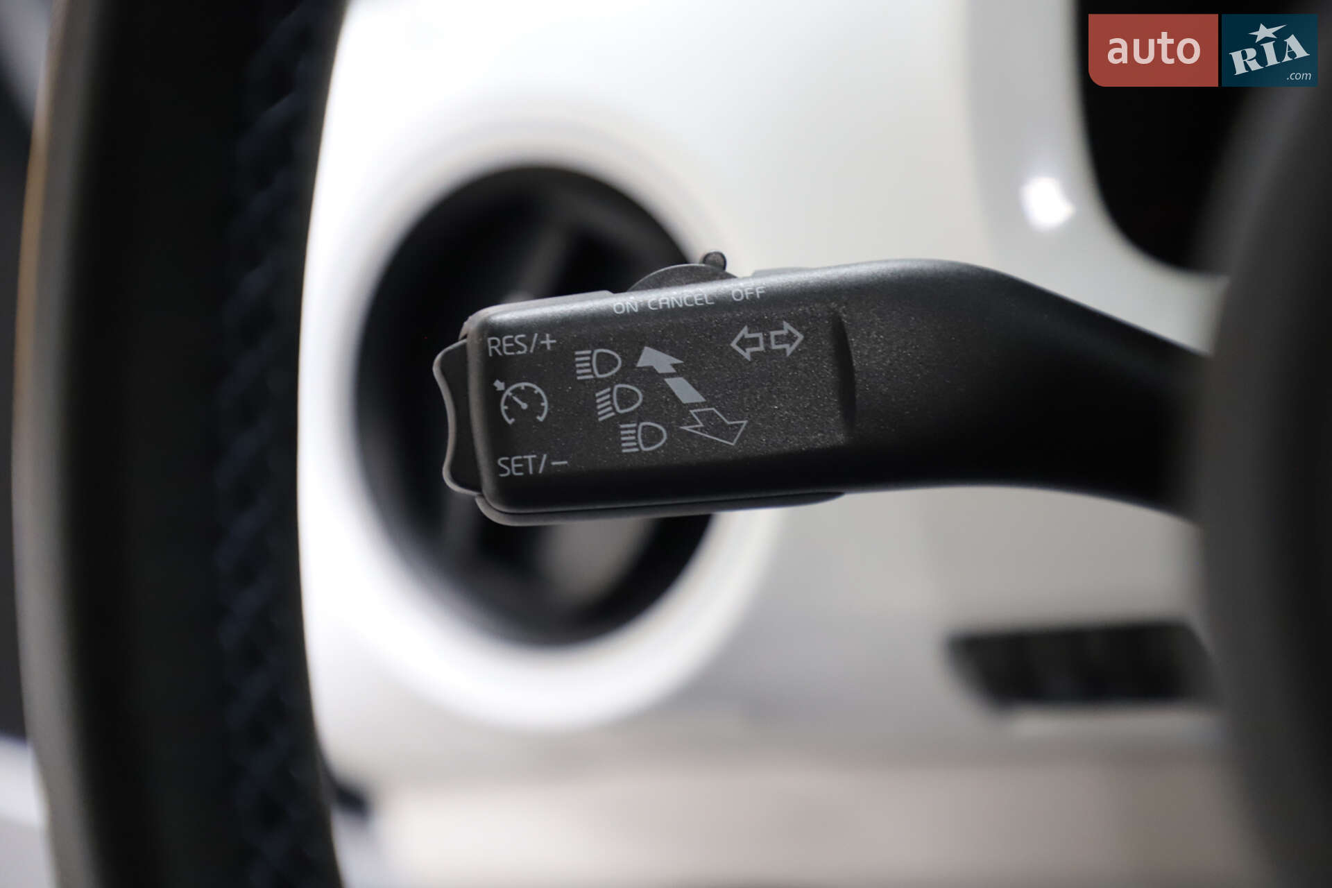 Volkswagen e-Up 2013 VIN WVWZZZAAZED900525 фото оголошення 65 з 90