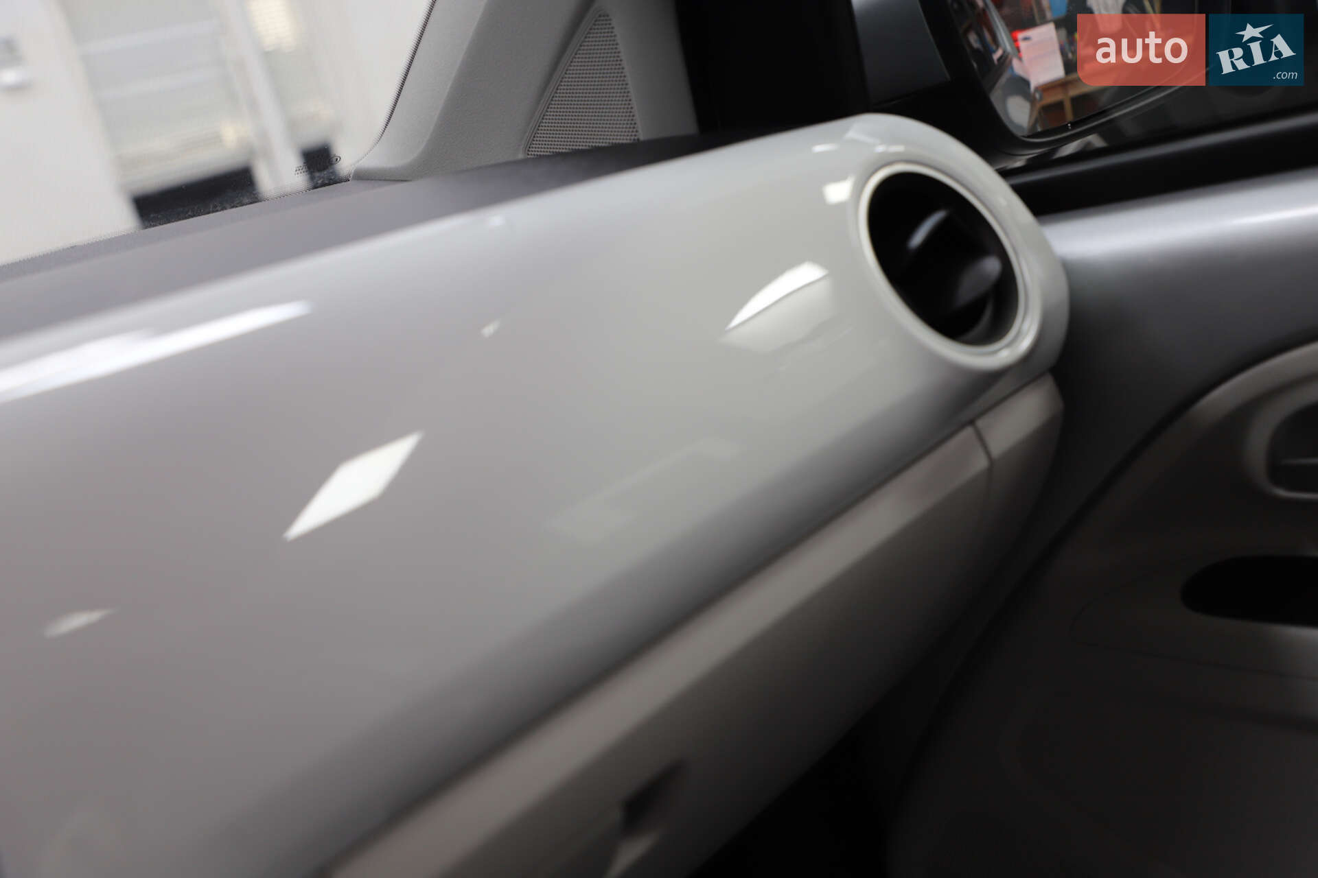 Volkswagen e-Up 2013 VIN WVWZZZAAZED900525 фото оголошення 76 з 90