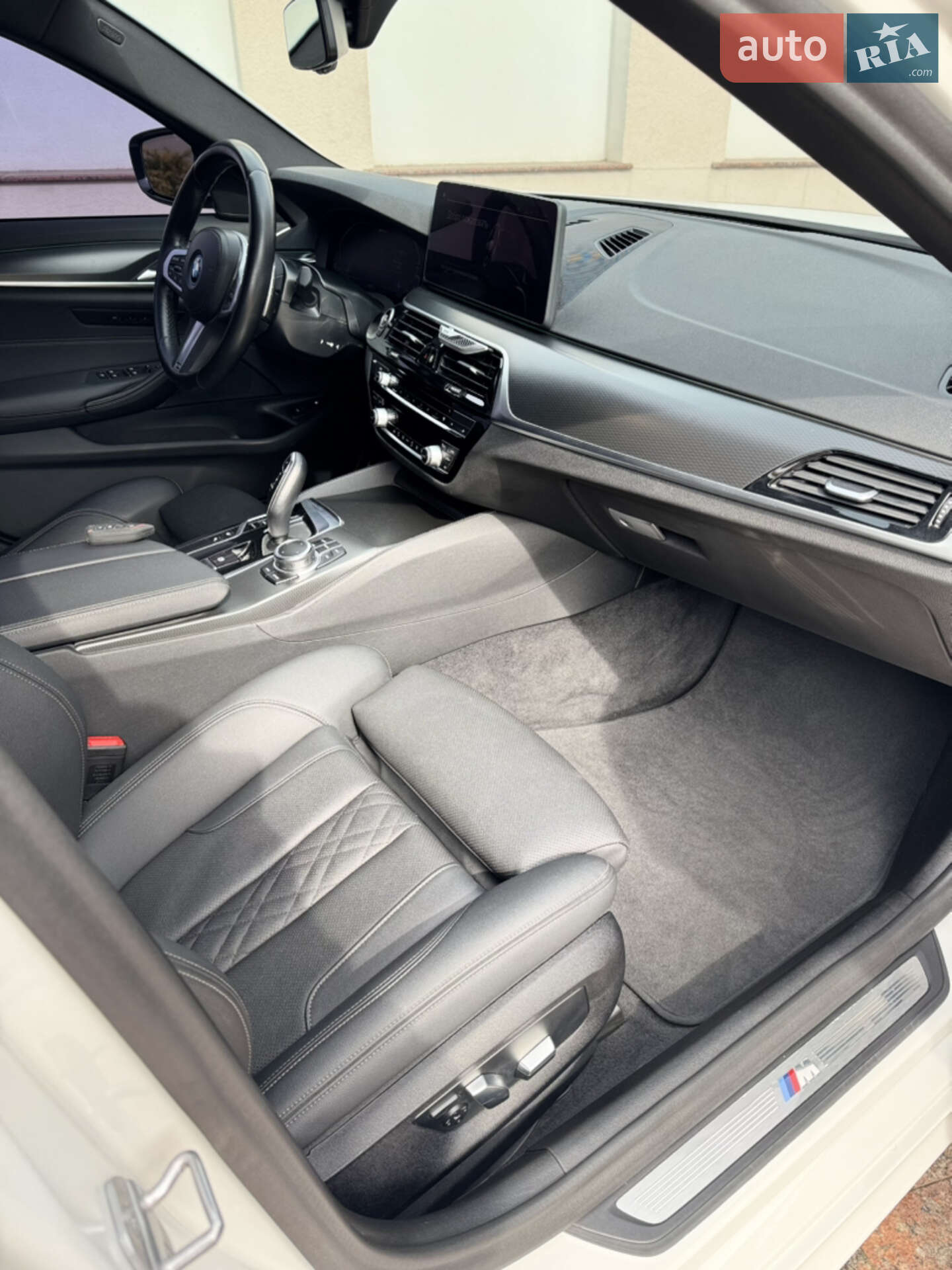 BMW 5 Series 2022 VIN WBA13AG09NCK29030 фото оголошення 19 з 23