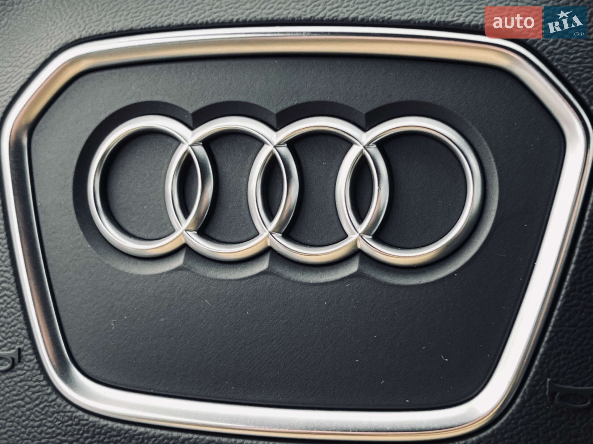 Audi SQ7 2020 VIN WAUZZZ4M9MD009564 фото оголошення 26 з 97