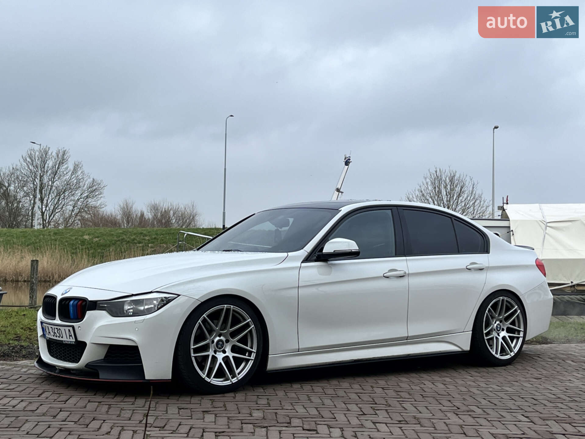 BMW 3 Series 2014 VIN WBA3A5C52EP603252 фото оголошення 2 з 27