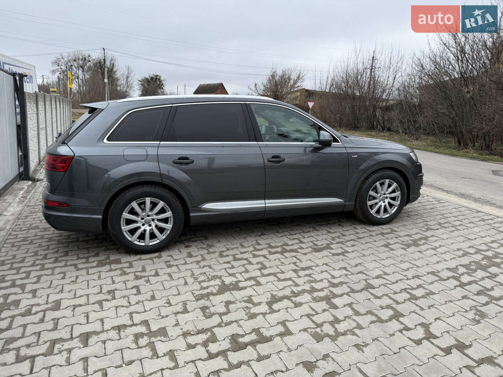 Audi Q7 2018 VIN WAUZZZ4M1KD015601 фото оголошення 18 з 43