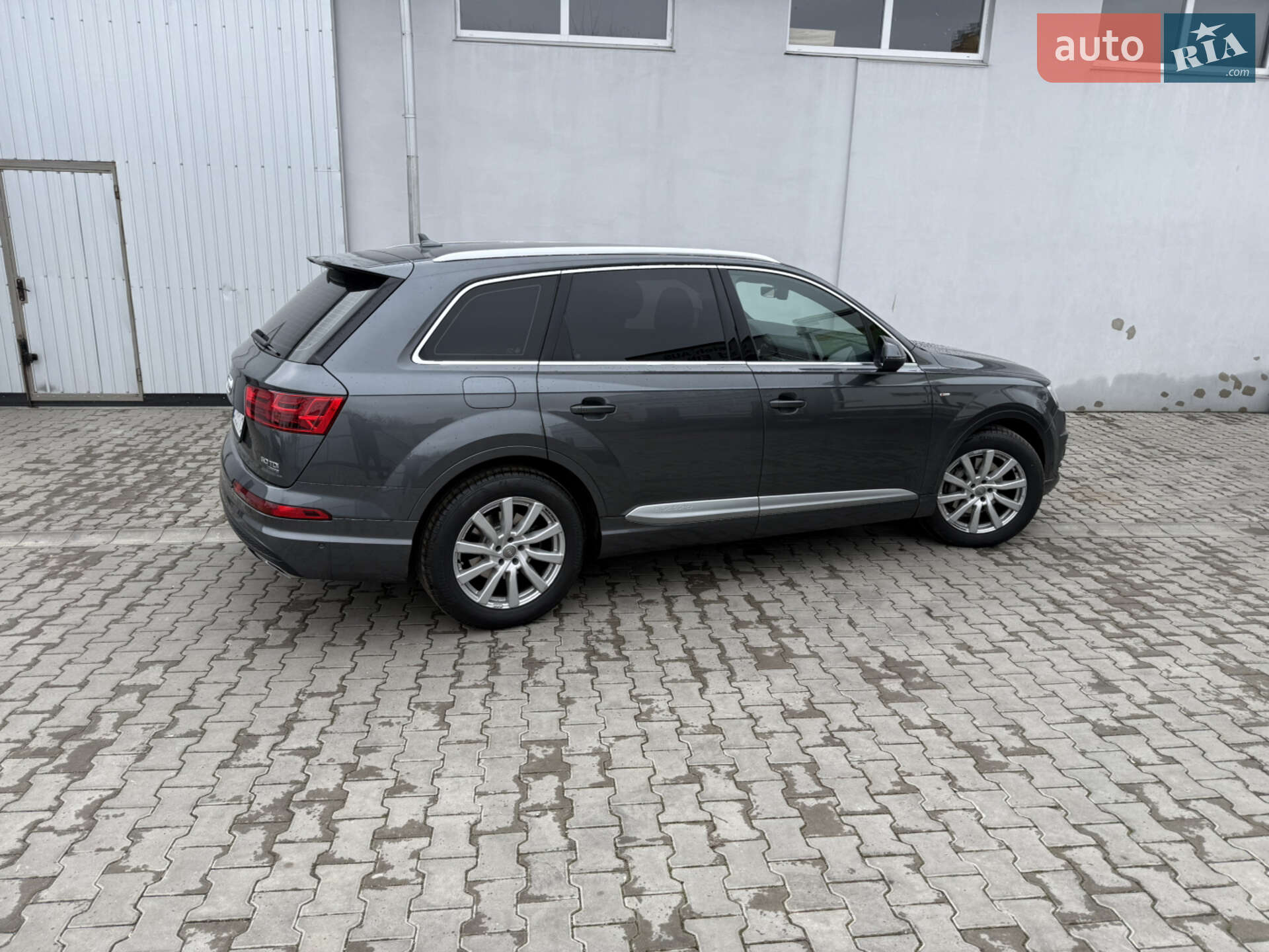 Audi Q7 2018 VIN WAUZZZ4M1KD015601 фото оголошення 24 з 43
