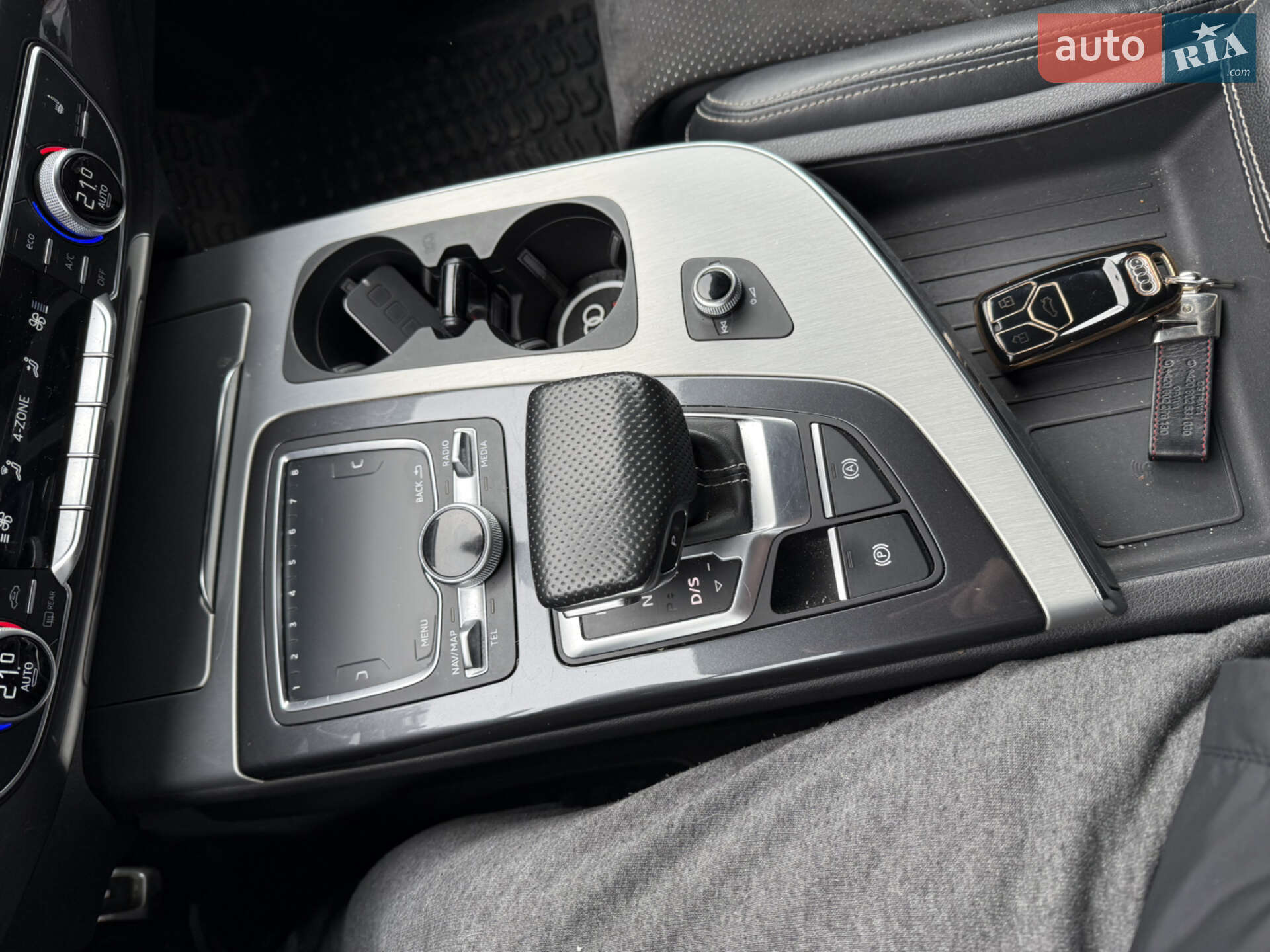 Audi Q7 2018 VIN WAUZZZ4M1KD015601 фото оголошення 28 з 43