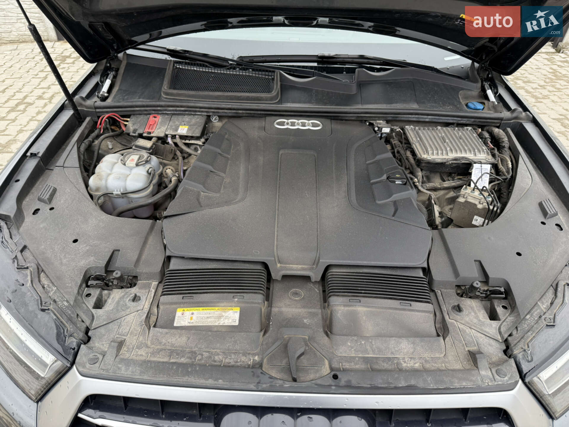 Audi Q7 2018 VIN WAUZZZ4M1KD015601 фото оголошення 33 з 43