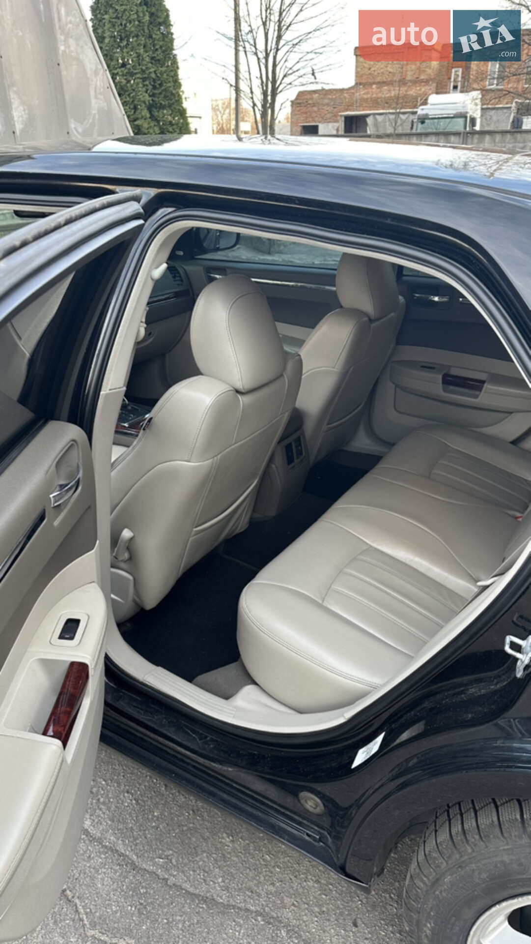 Chrysler 300C 2008 VIN 1C3H8E3G88Y105615 фото оголошення 3 з 37