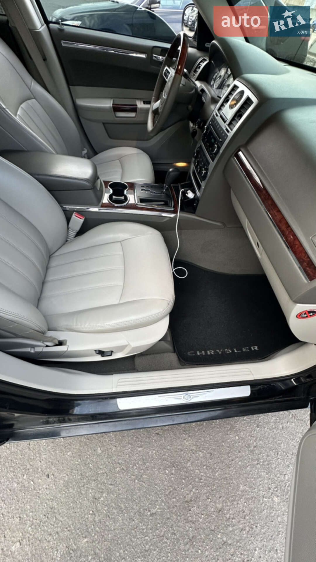 Chrysler 300C 2008 VIN 1C3H8E3G88Y105615 фото оголошення 8 з 37