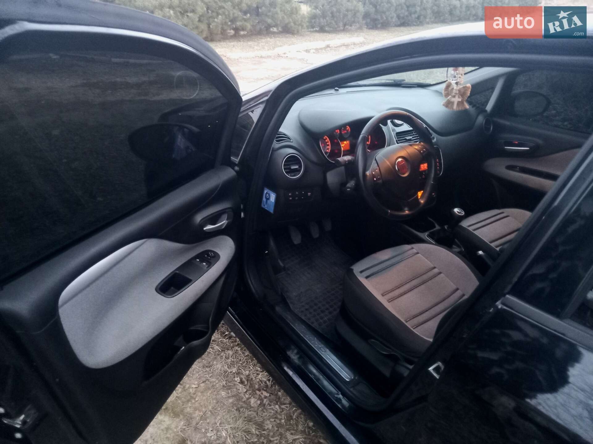 Fiat Punto 2010 VIN ZFA19900000700565 фото оголошення 4 з 8